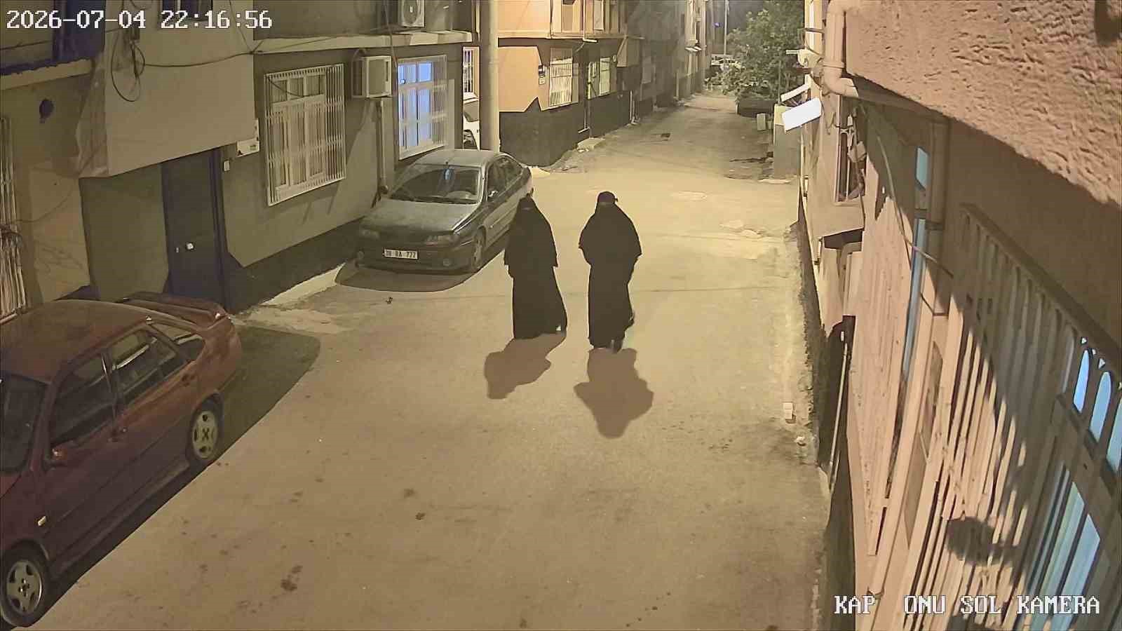 Çarşaflı Hırsızlık: Adana'da 40 Dakikada Servet Çaldılar