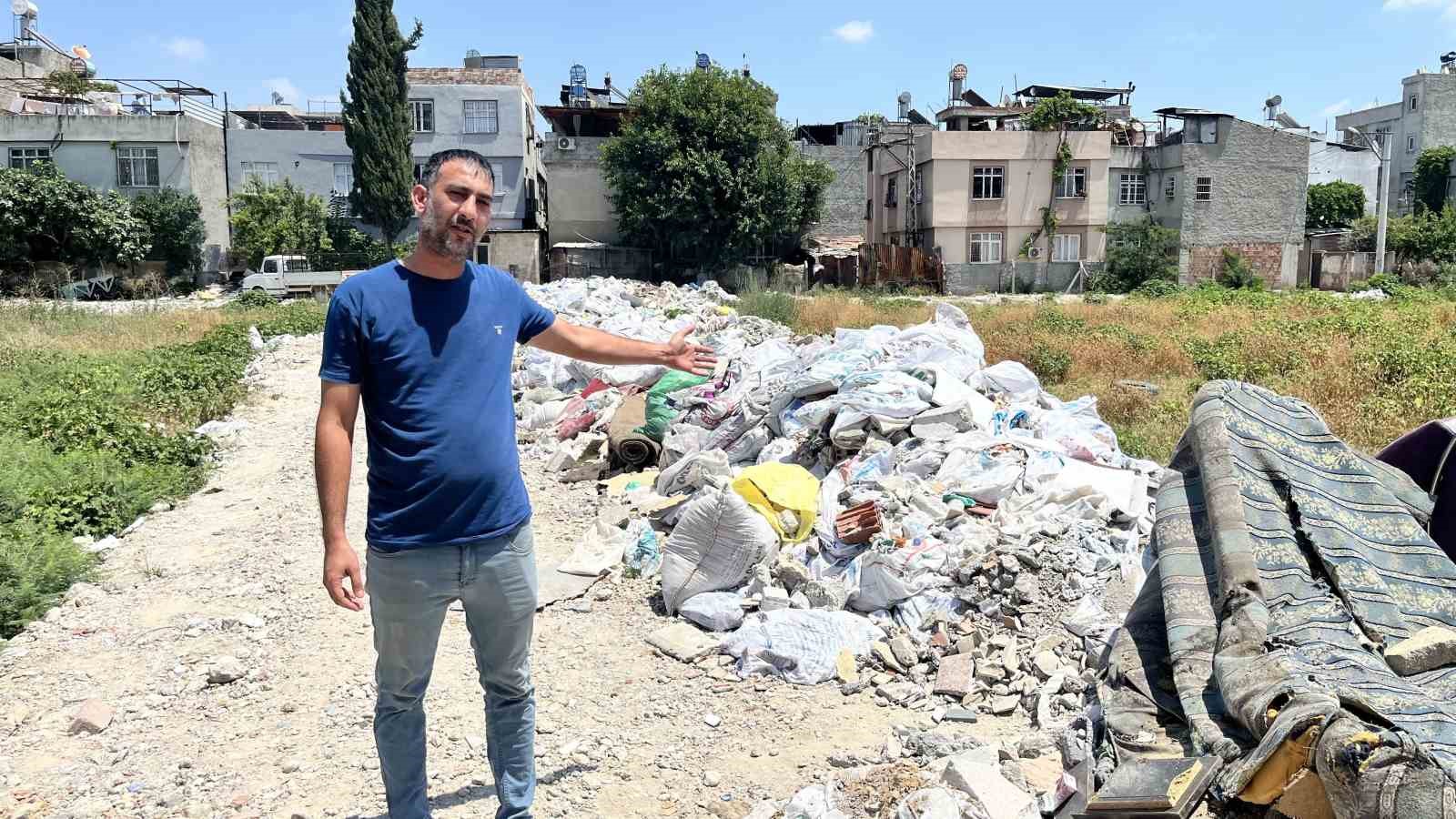 Gülbahçesi Mahallesi'nde Çöp Problemi Büyüyor: Vatandaşlar İsyanda