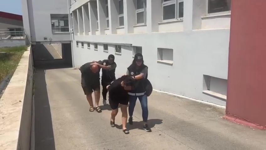 Adana'da Tırda 24 Kilo Skunk Ele Geçirildi: Sürücü 'İçmek için almıştım' Dedi