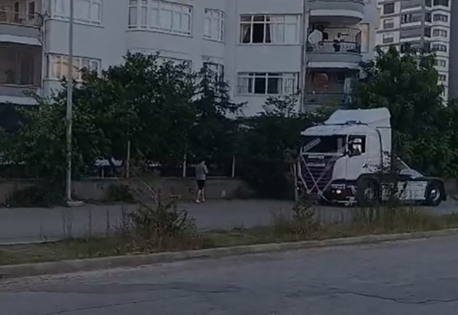 Havalı korna çalan kamyon sürücüleri düğün konvoyunda ceza yağmuruna tutuldu