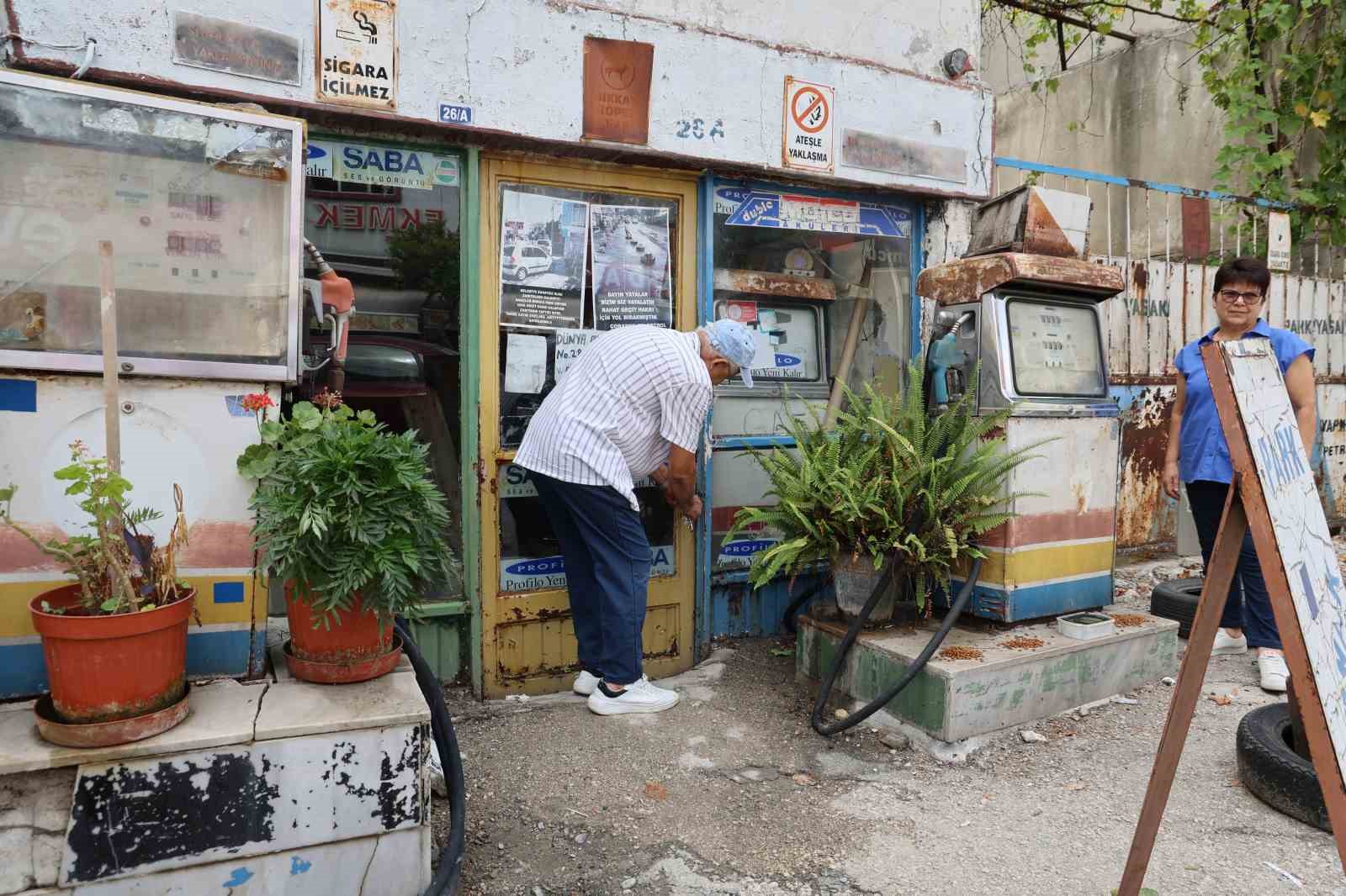 Adana'nın Nostaljik Akaryakıt İstasyonu: 92 Yıllık Tarih Yaşatılıyor