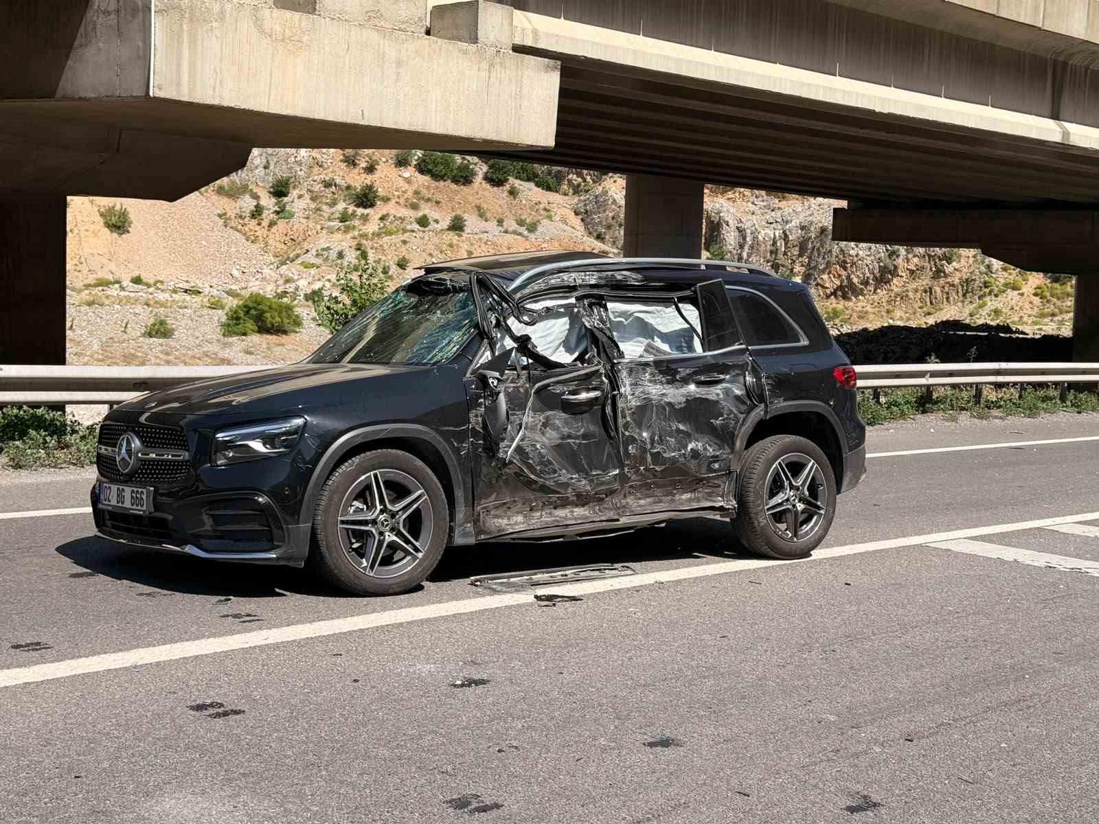 Adana'da Tanker ile Cip Çarpıştı: İki Kişi Yaralandı