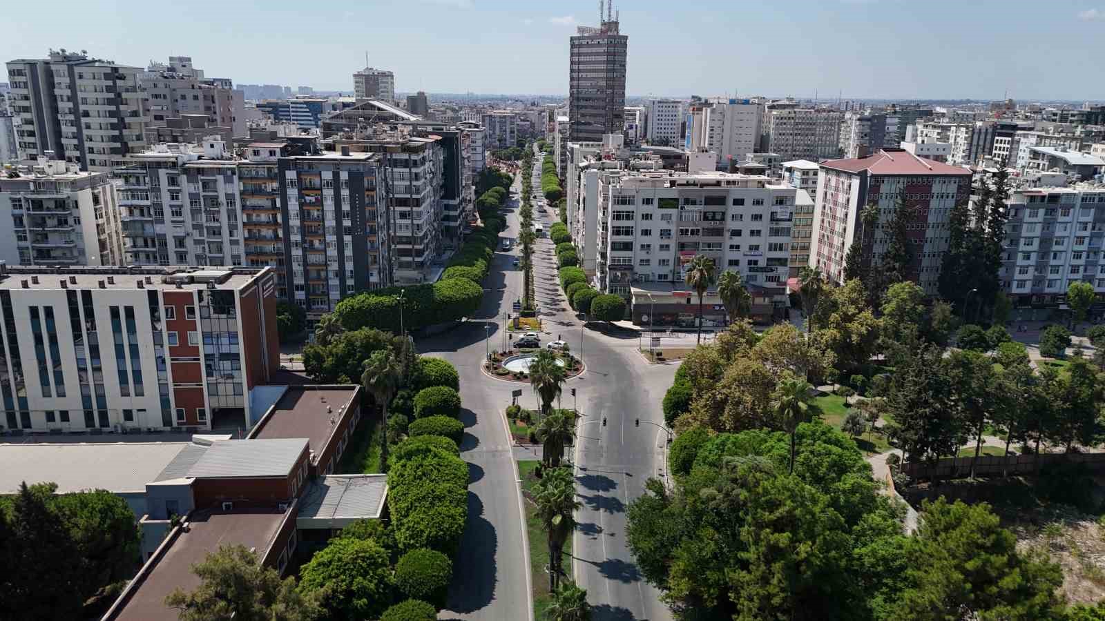 Adana'da Sıcak Hava, Şehrin Hayatını Durdurdu
