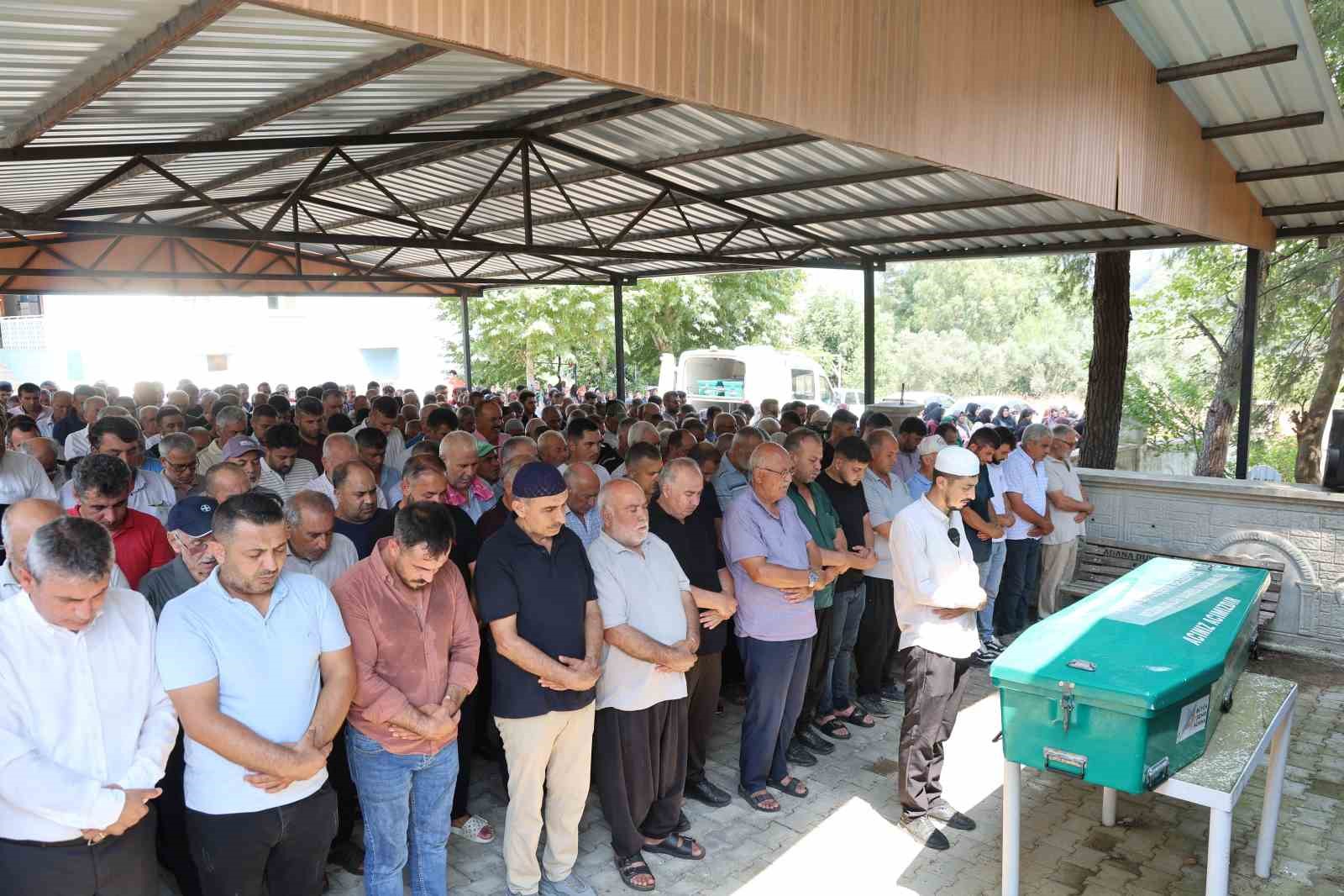 Kozan’da Göçükte Hayatını Kaybeden İşçi Bekir Çelik Son Yolculuğuna Uğurlandı