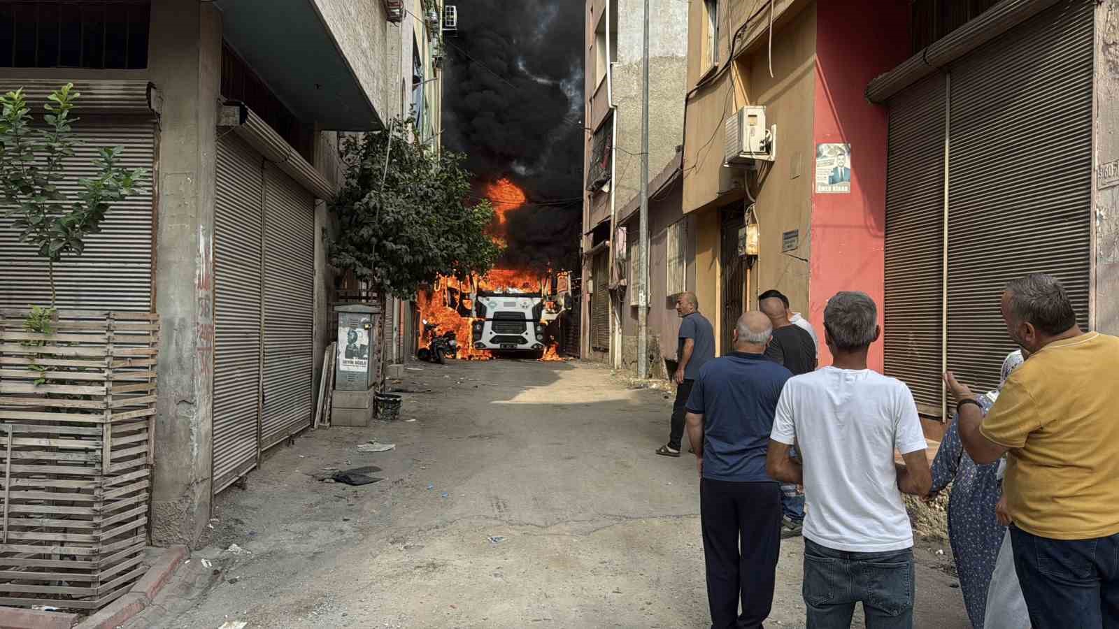 Adana'da Vidanjör Yangını: Mahalleli Tehlike Atlattı