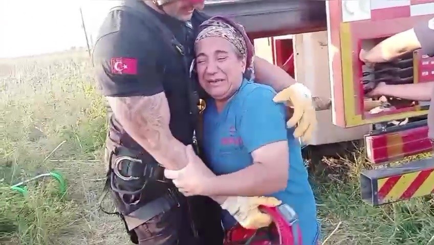 Ceyhan'da Kuyuya Düşen İnek Kurtarıldı, Sahibi Gözyaşlarına Boğuldu
