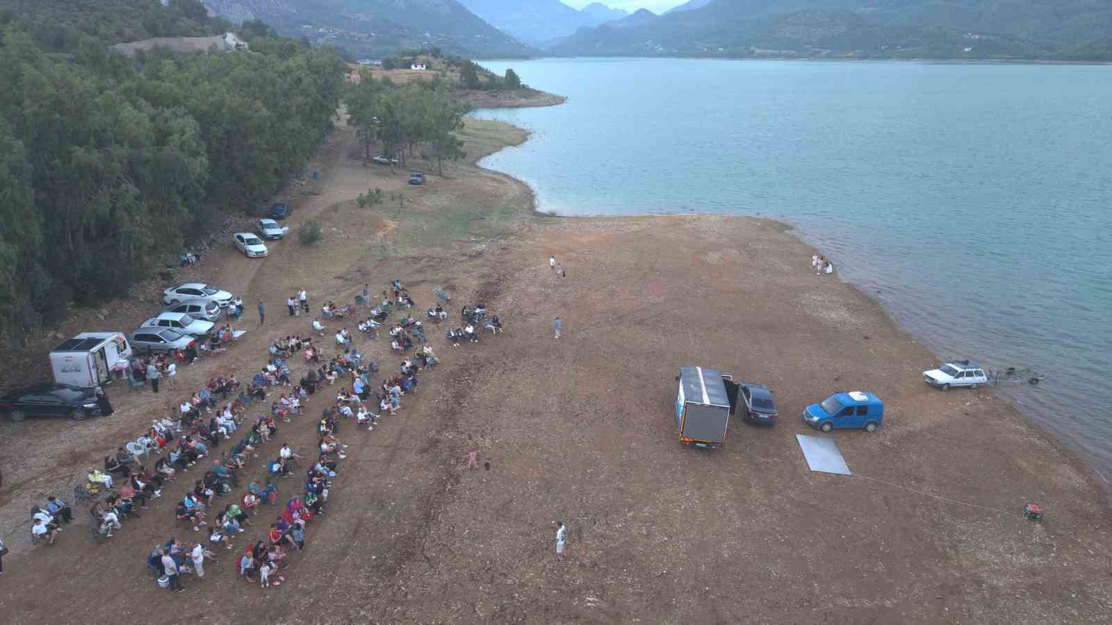 Kozan'da Açık Hava Sineması Coşkusu: Londra'dan İlham Aldılar