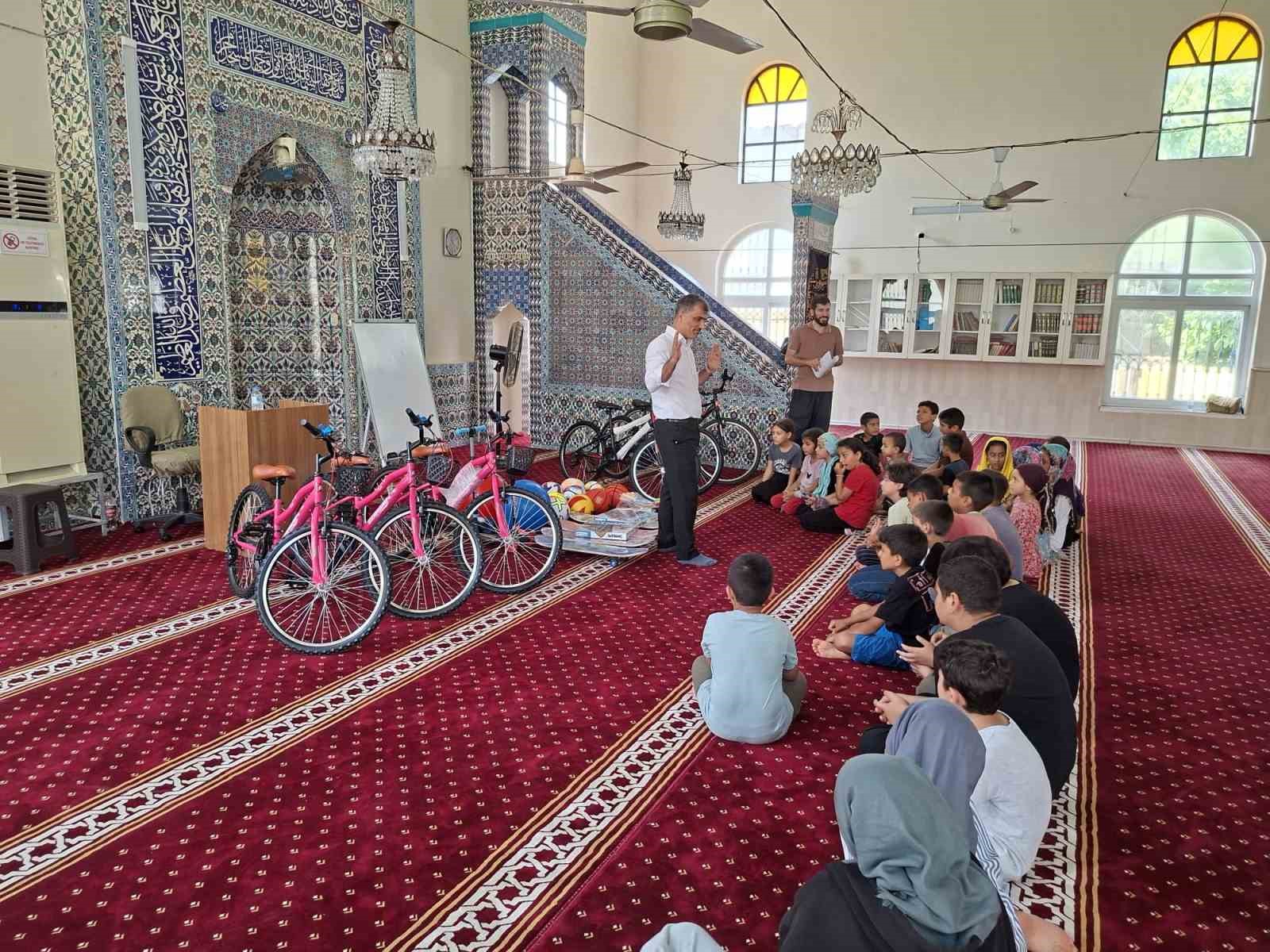 Yumurtalık'ta Kur’an Kursunu Tamamlayan Öğrencilere Ödüller Verildi