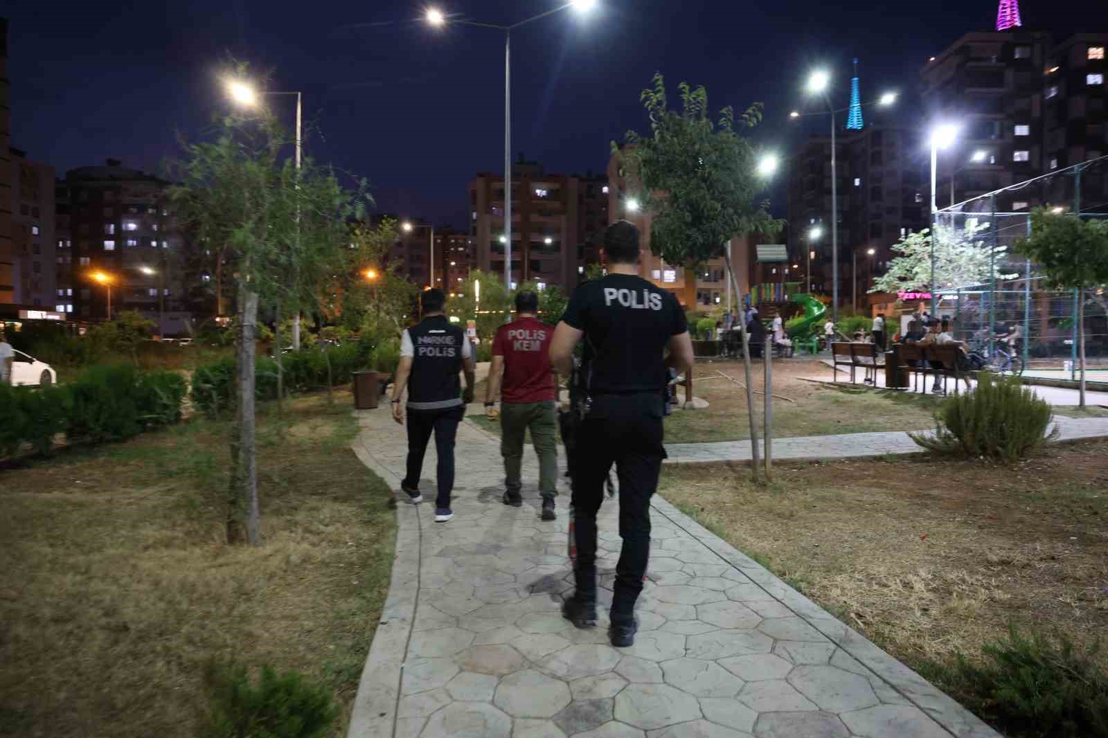 Kozan'da Güvenli Oyun Alanları İçin Narkotik Denetimi