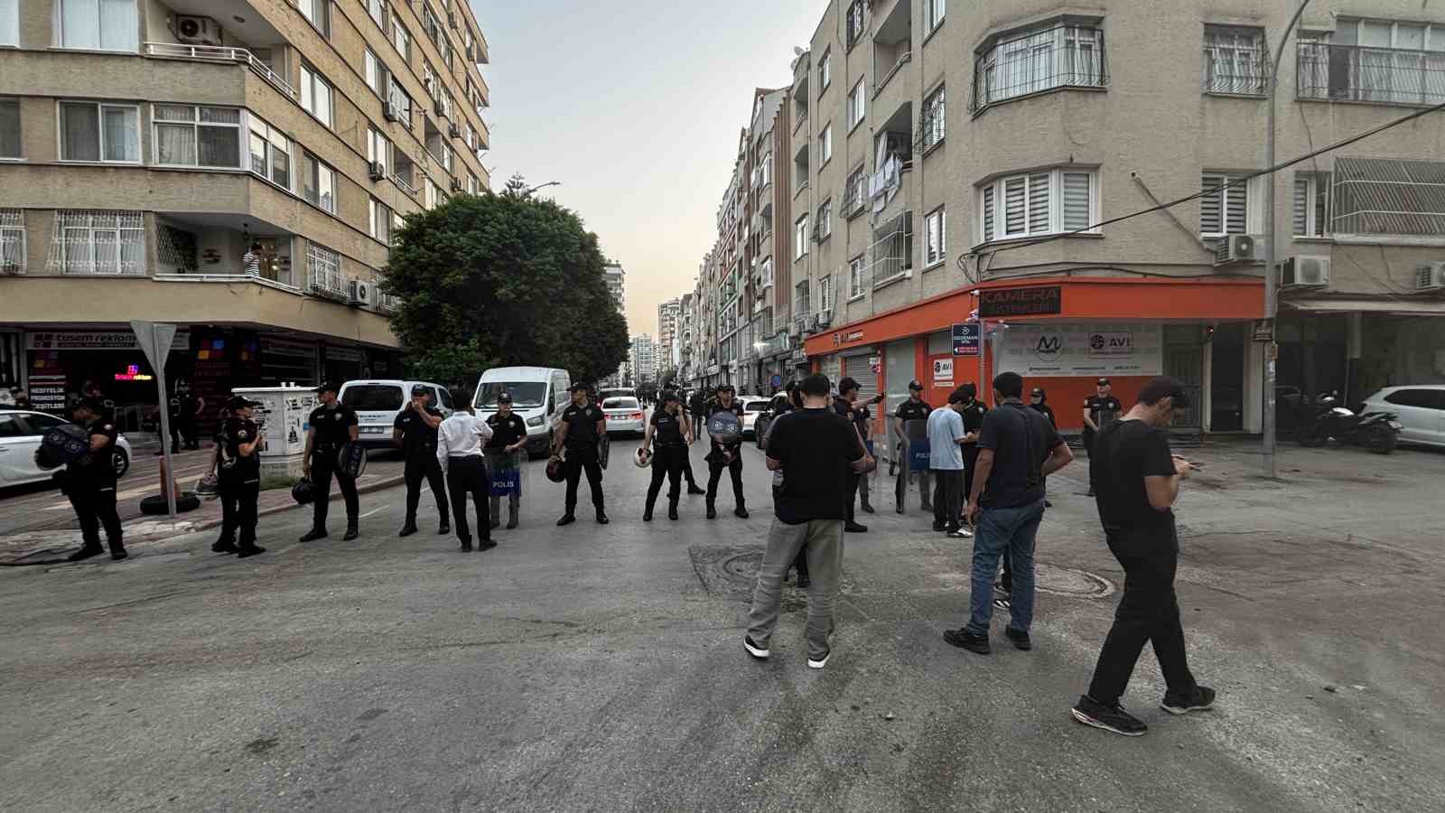 Adana'da Kuytul'un Evine Şafak Operasyonu: Furkan Vakfı'na Baskın