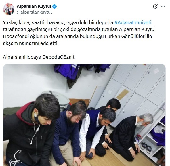 Kuytulcuların Namaz Anında Çekilen Selfiesi Gündem Oldu