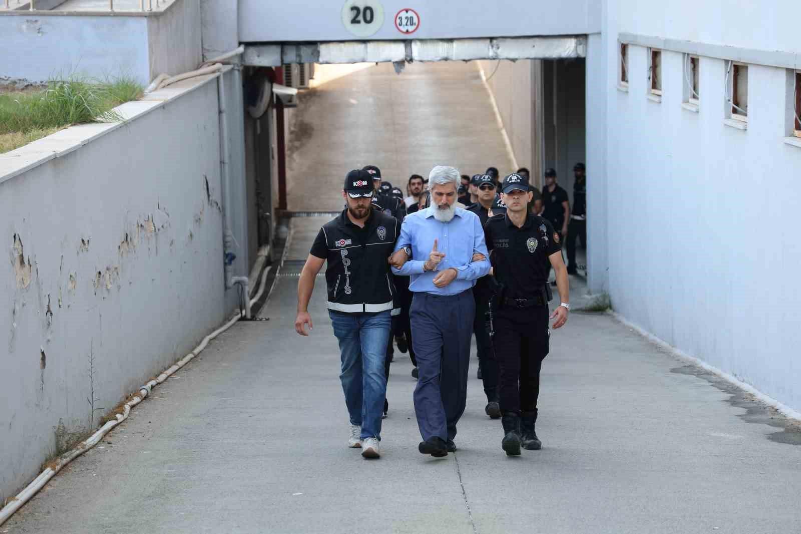 Alparslan Kuytul ve Eşi, Suç Örgütü Soruşturmasında Tutuklandı