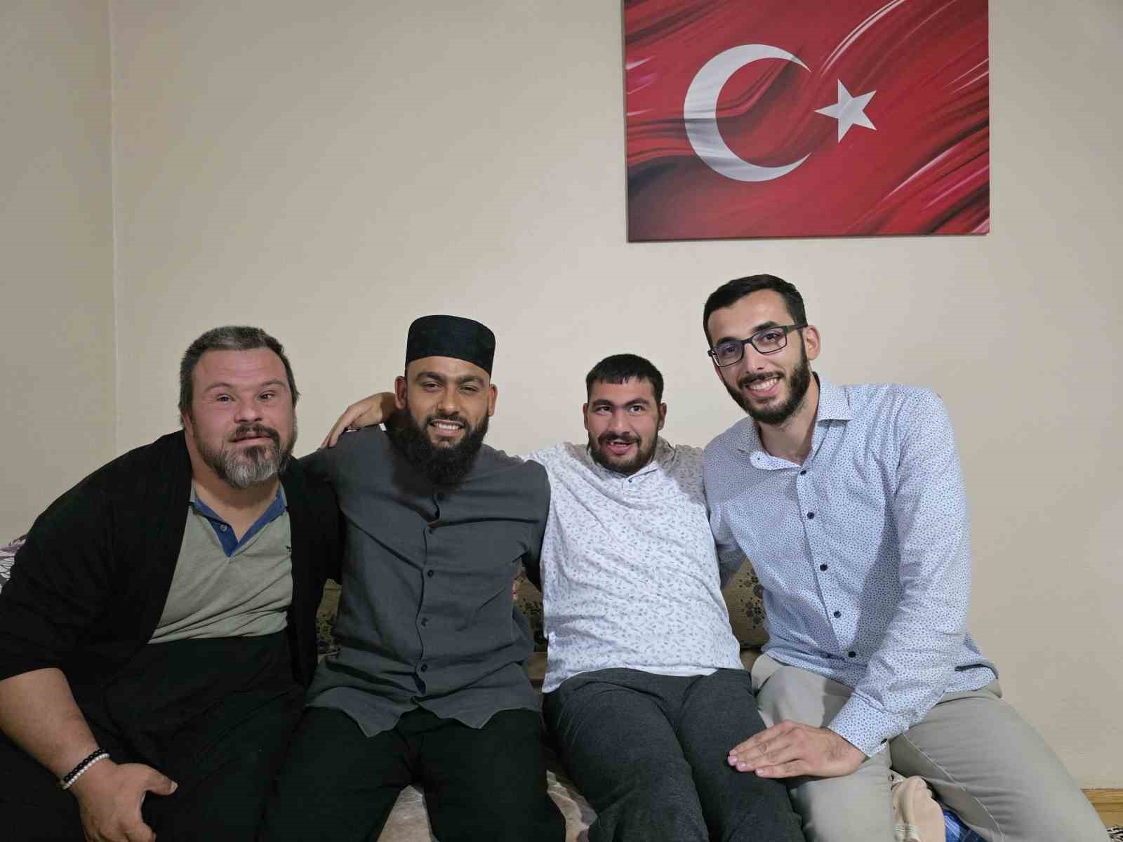 Ezan Aşkı Feke'de Buluşmayı Getirdi: Down Sendromlu Savaş ve Fenomen Celal Karature