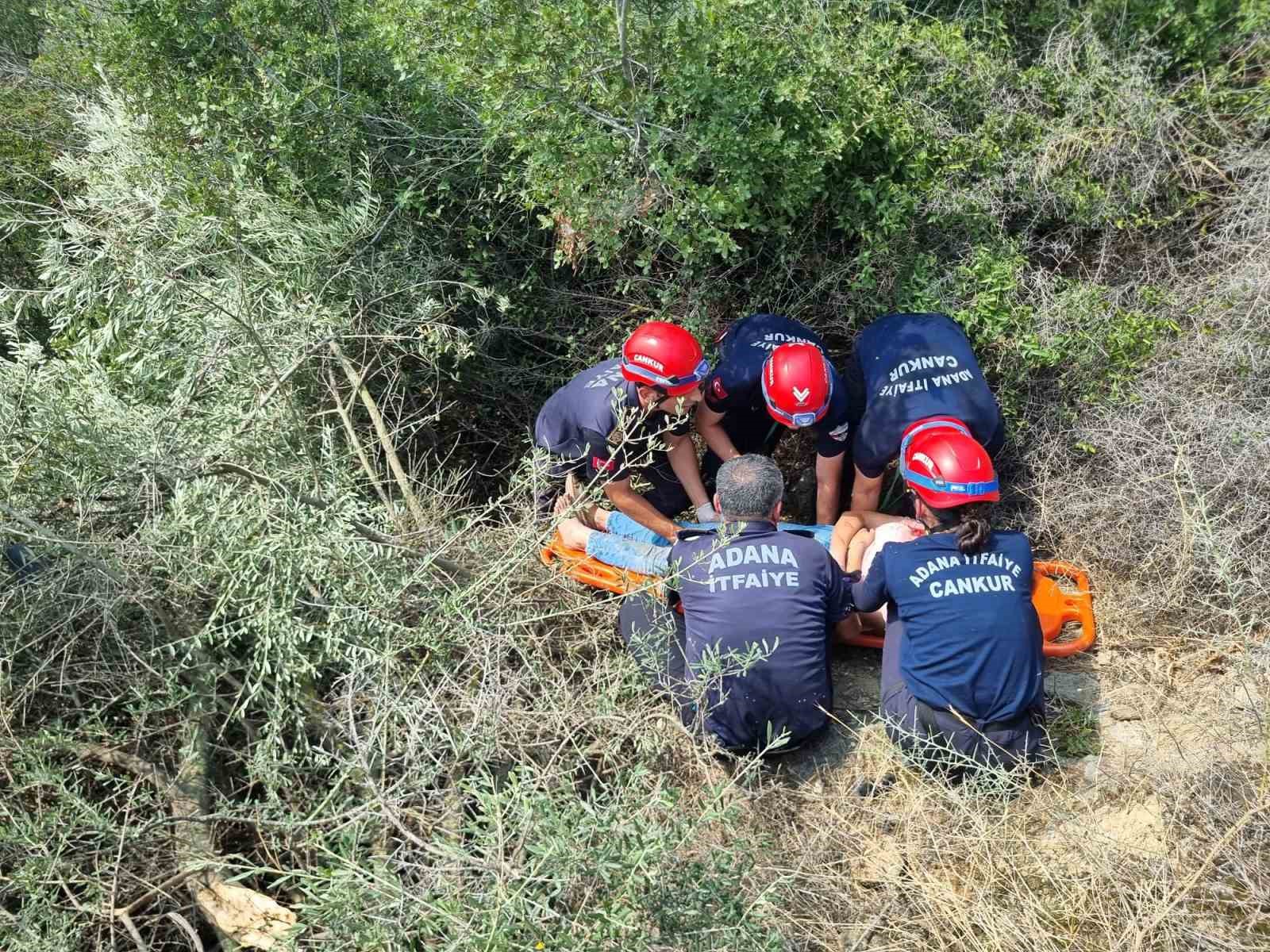 Adana'da Uçuruma Düşen Araçta Genç Kadın Hayatını Kaybetti