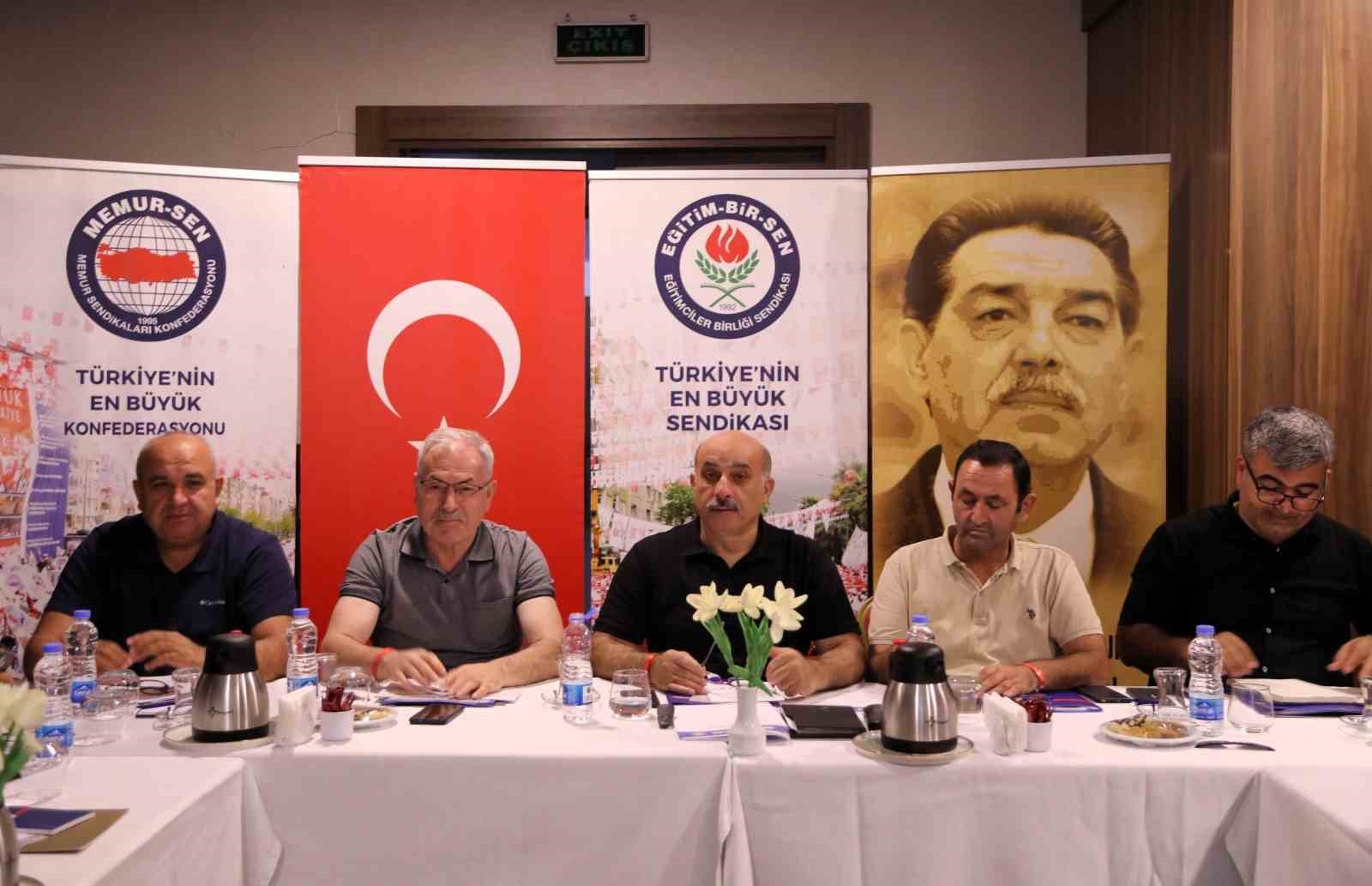 Eğitim-Bir-Sen Adana Şubesi, 12. Kez Yetkiyi Elden Bırakmadı
