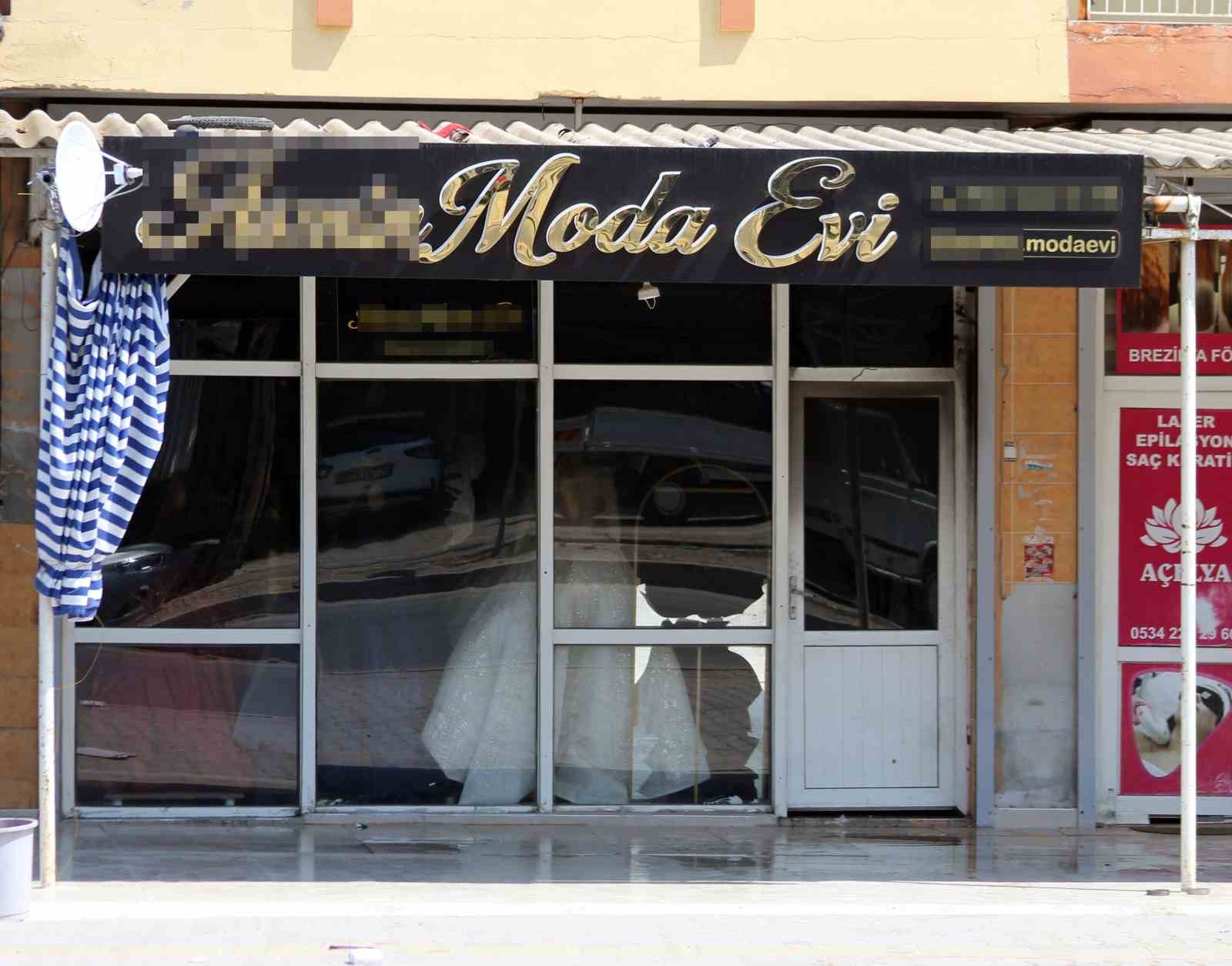 Adana'da Boşanma Tartışması, Gelinlikçi Dükkanını Ateşe Verdi