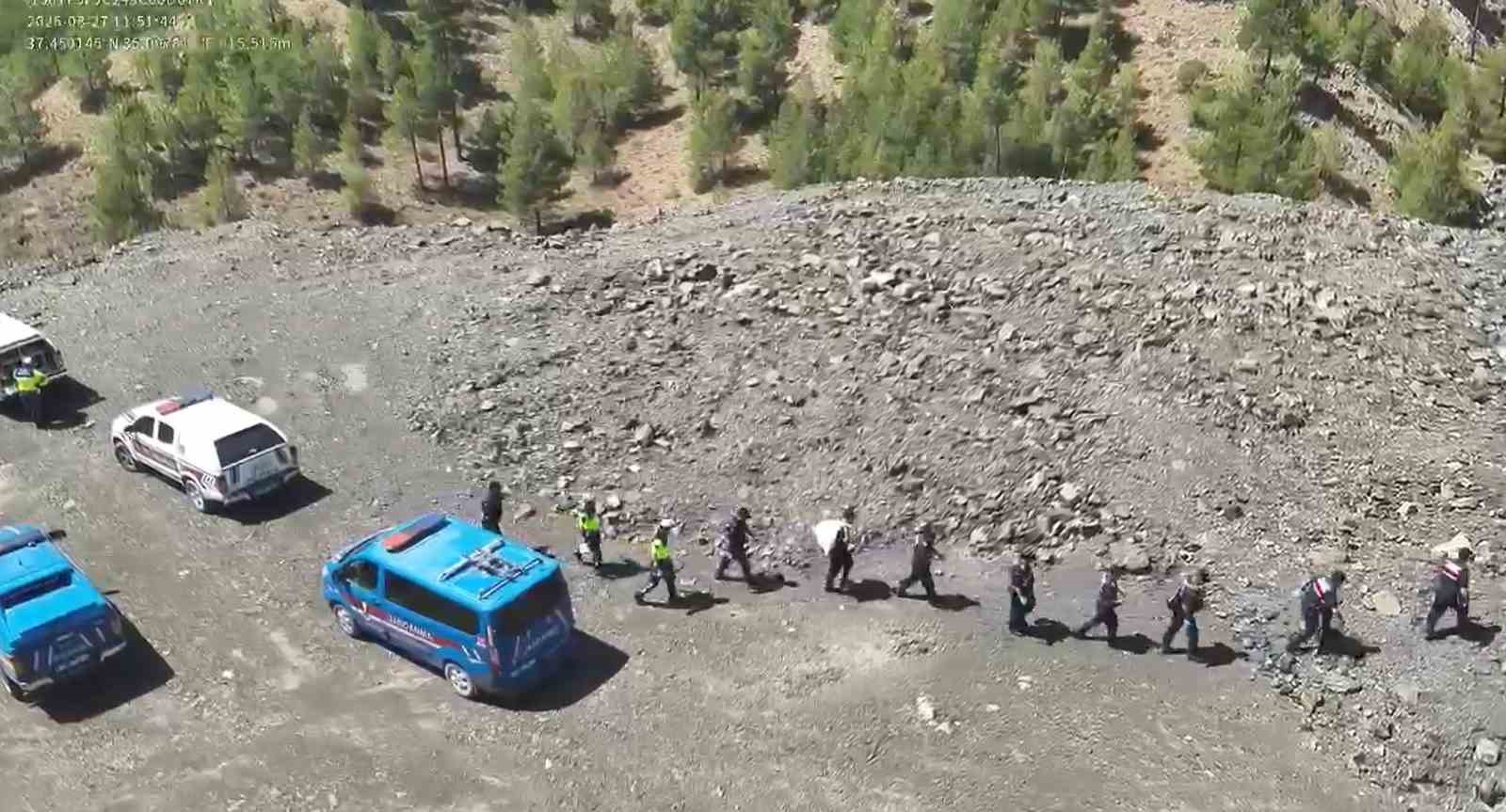 Adana'da Uyuşturucu Operasyonu: 625 Kök Hint Keneviri ve Esrar Yakalandı