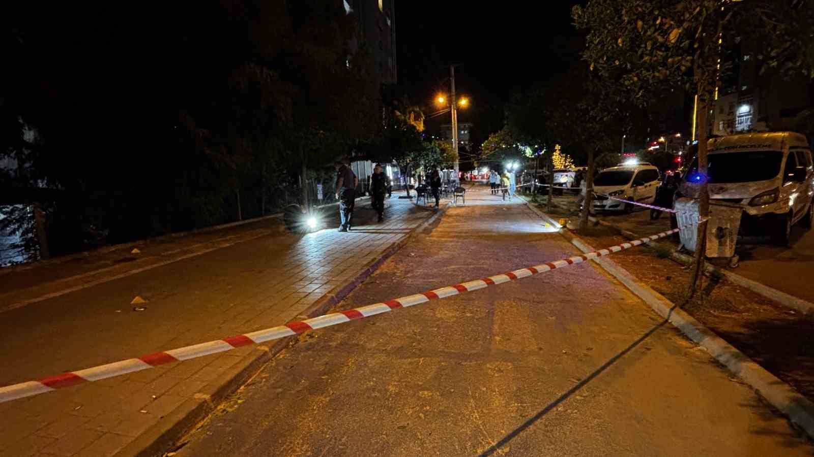Yürürken Silahlı Saldırıya Uğrayan Adam Hastaneye Kaldırıldı