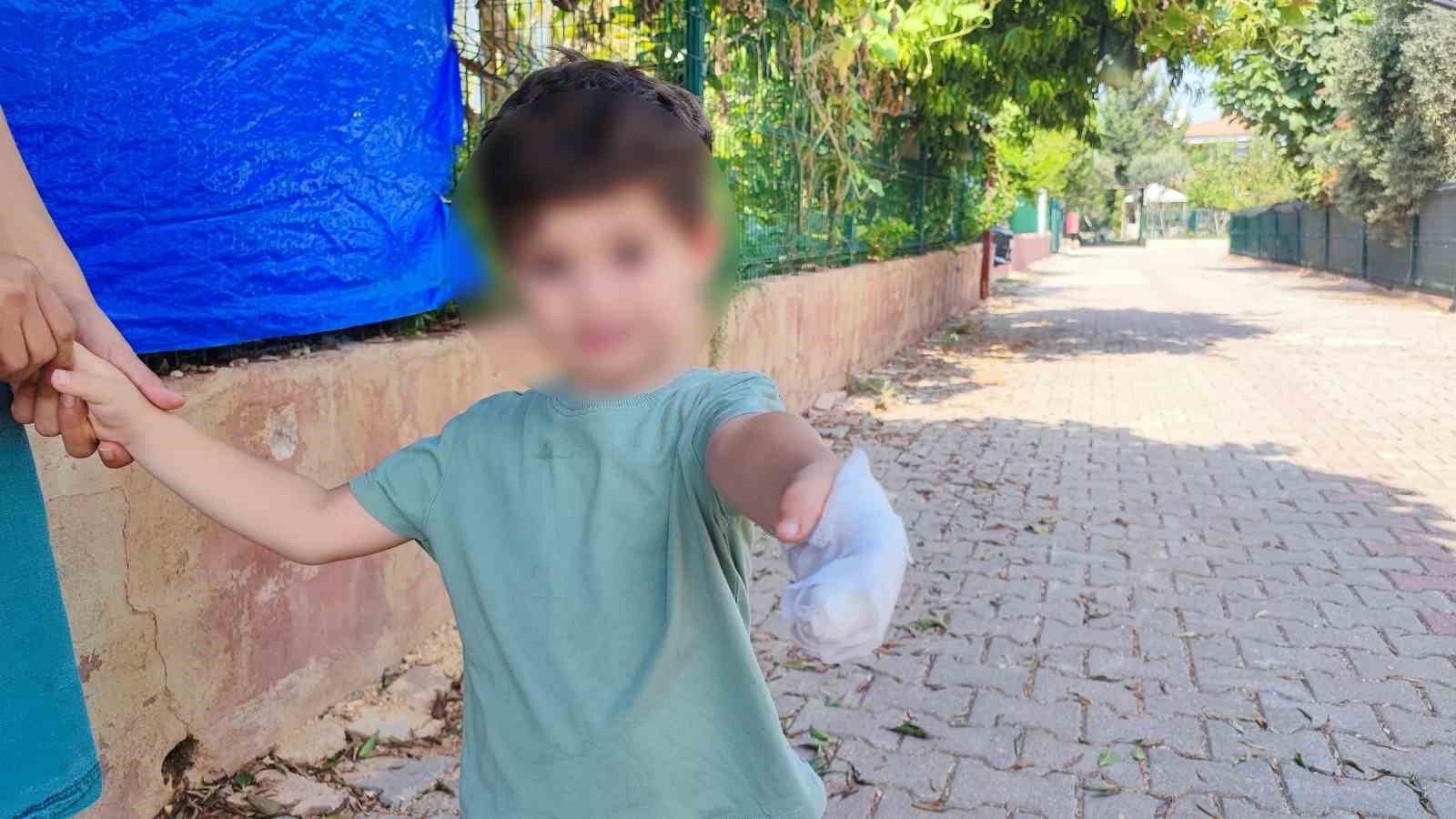 Adana'da Küçük Mustafa'ya Acil Yardım: Polis Trafiği Aştı