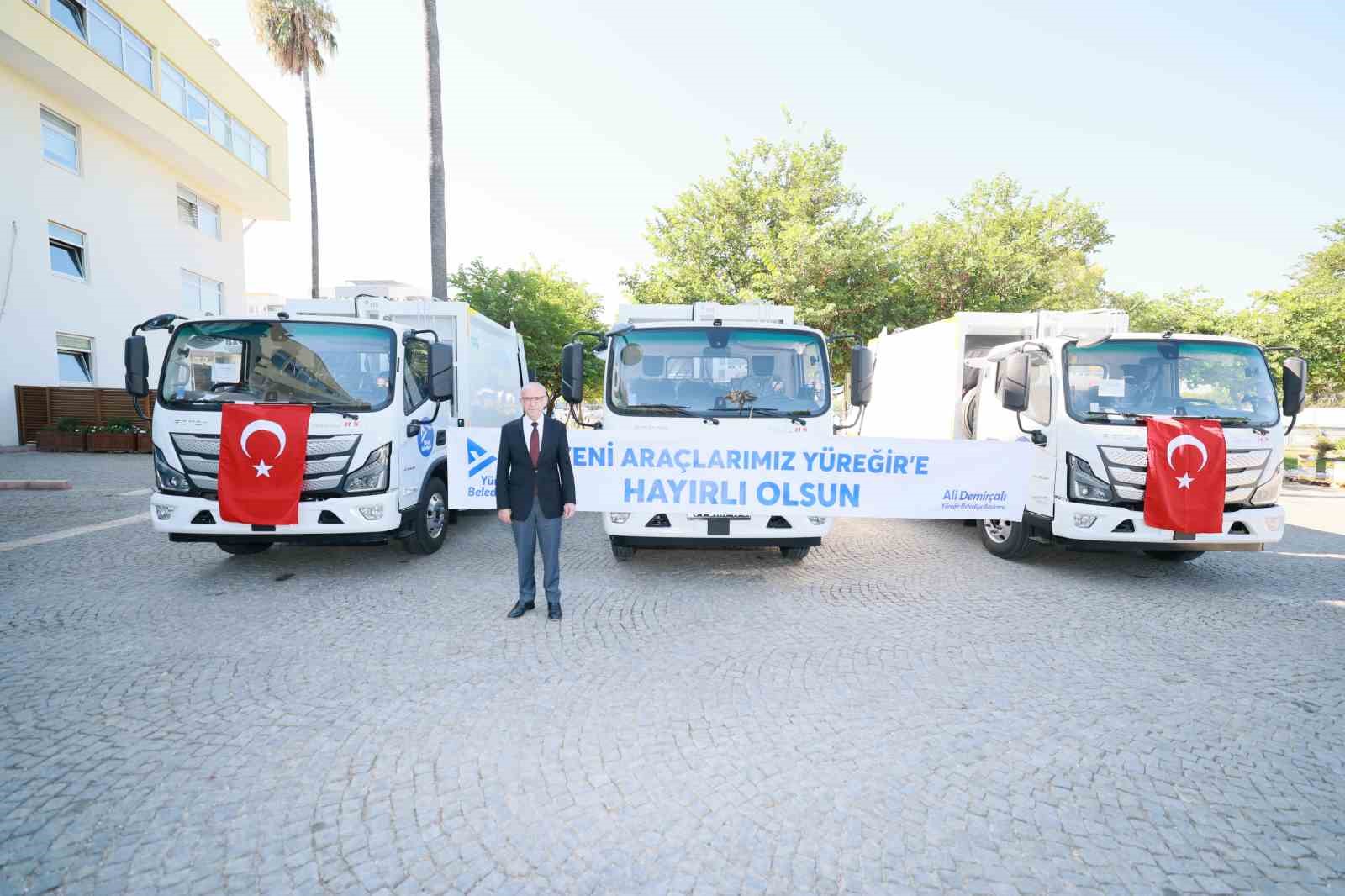 Yüreğir Belediyesi'nden Filoya 4 Yeni Araç Katkısı