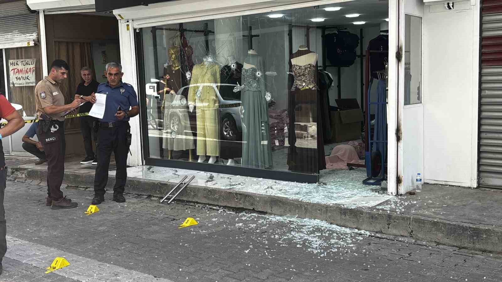Adana'da iş yerine silahlı saldırı: 9 kurşunla korku dolu anlar