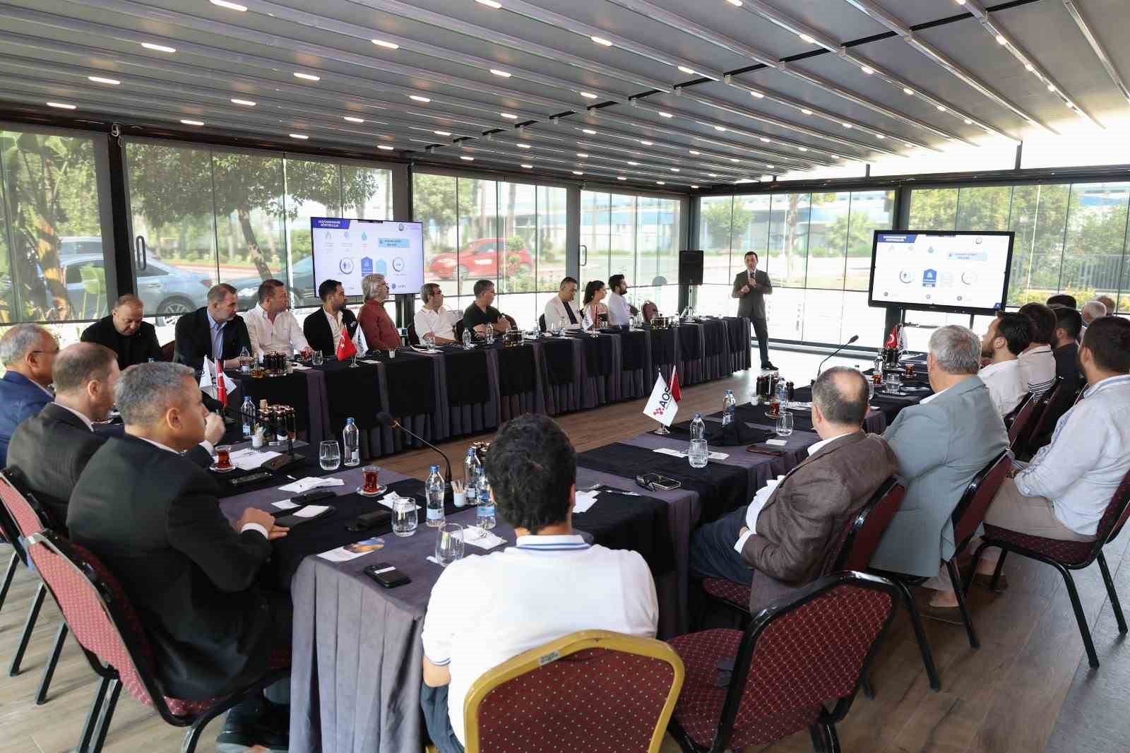 Adana'da Azerbaycan Yatırımları Tanıtıldı