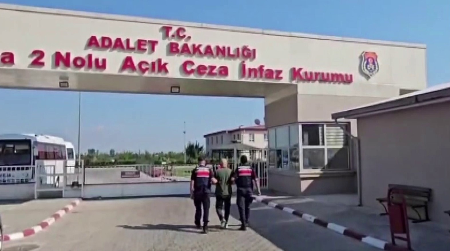 Adana'da Firari Hükümlülere Operasyon: 4 Kişi Yakalandı