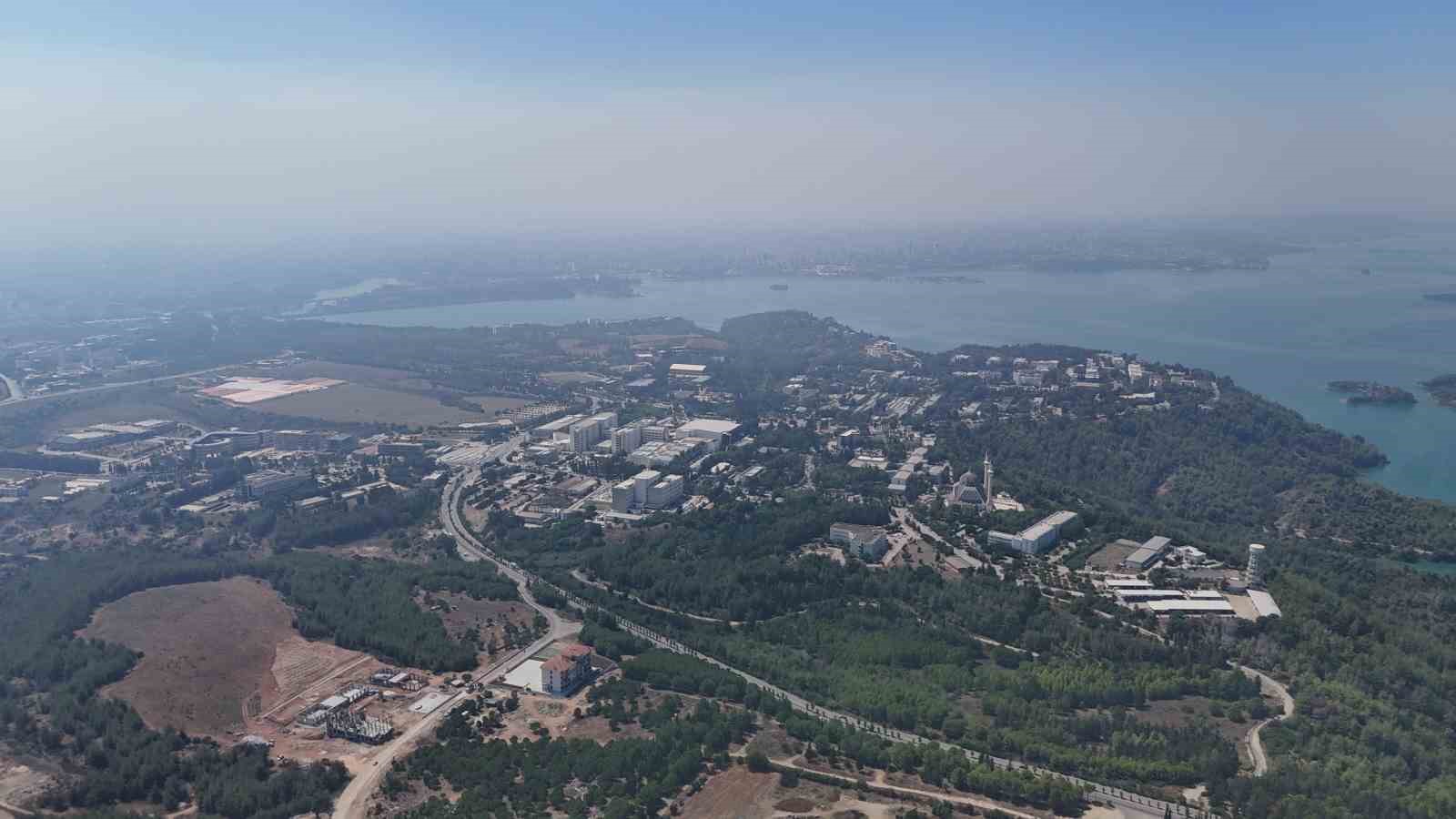 Adana'daki Orman Yangını Hava Kalitesini Olumsuz Etkiliyor