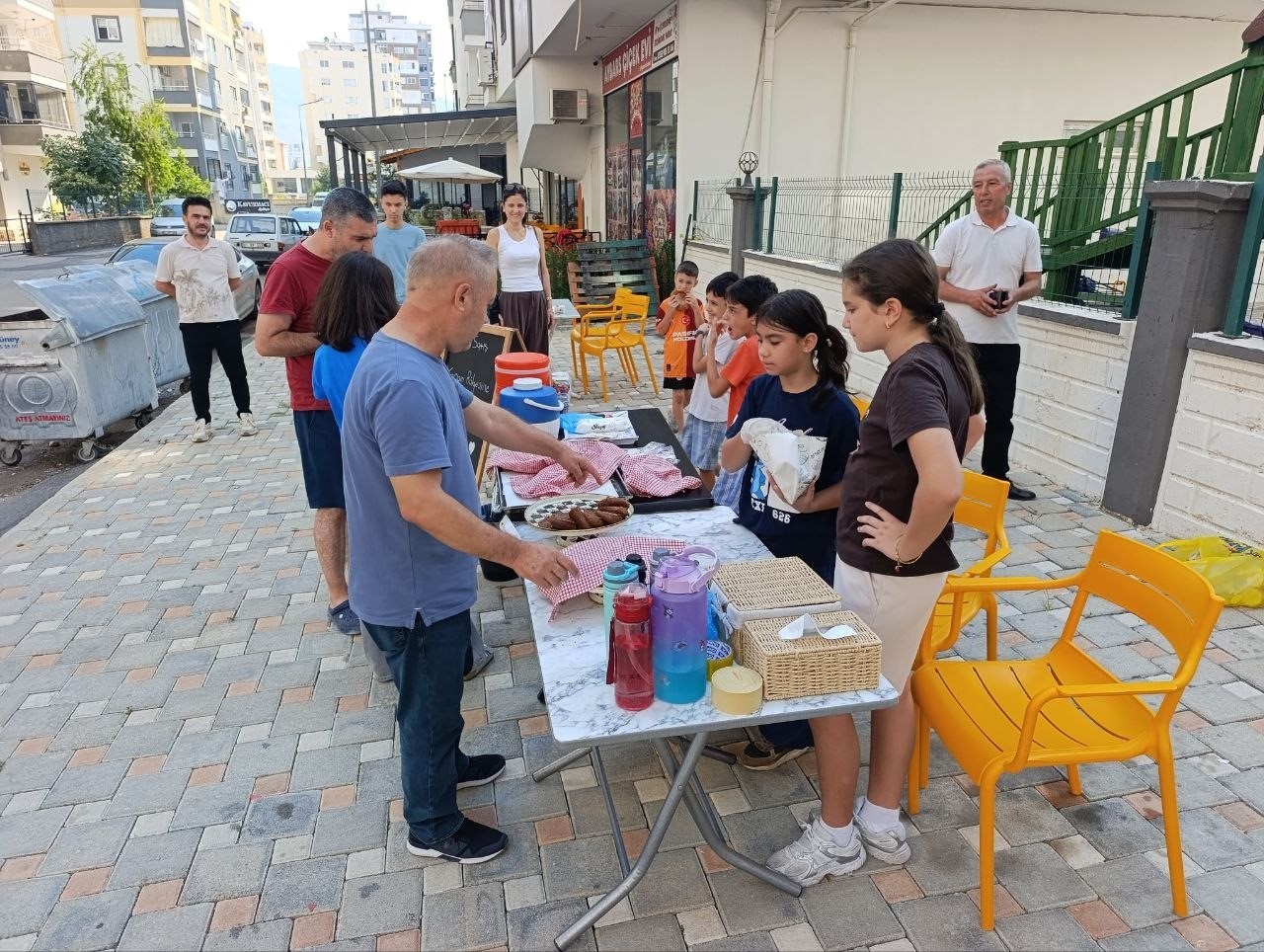 Kozanlı Çocuklar, Yangın Mağdurları İçin Tezgah Açtı