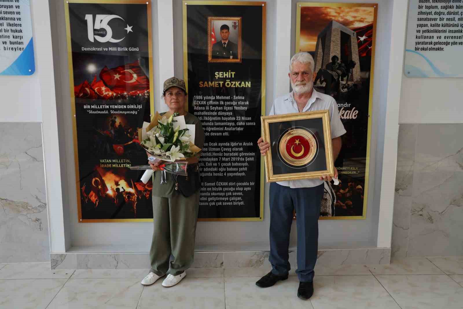 Şehit Uzman Çavuş Samet Özkan’ın Annesi ve Babası, Oğullarının Adını Taşıyan Okulda Duygusal Buluşma Gerçekleştirdi