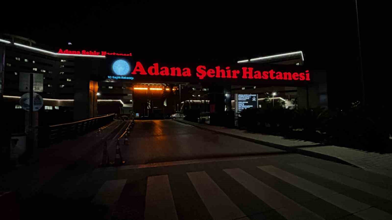 Adana'da Silah Kazası: 6 Yaşındaki Kız Yaralandı, Ağabeyi Tutuklandı