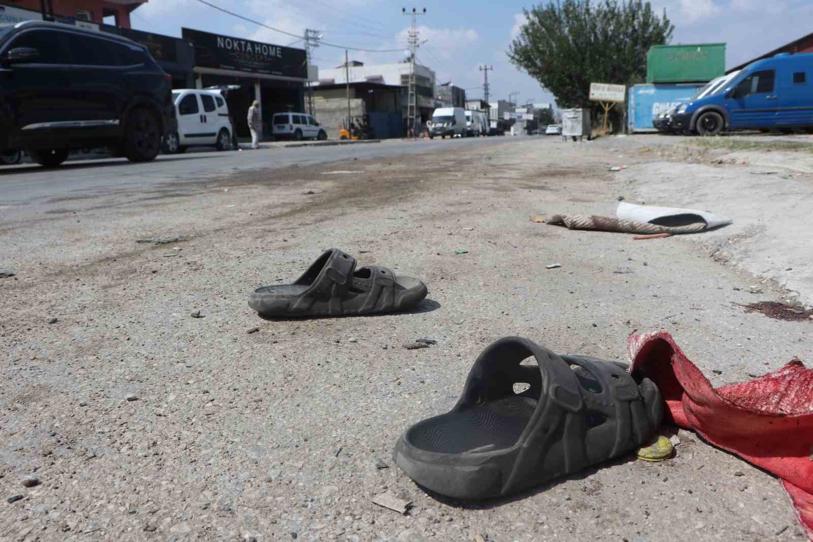 Adana'da Minibüsün Çarptığı 11 Yaşındaki Çocuk Ağır Yaralandı
