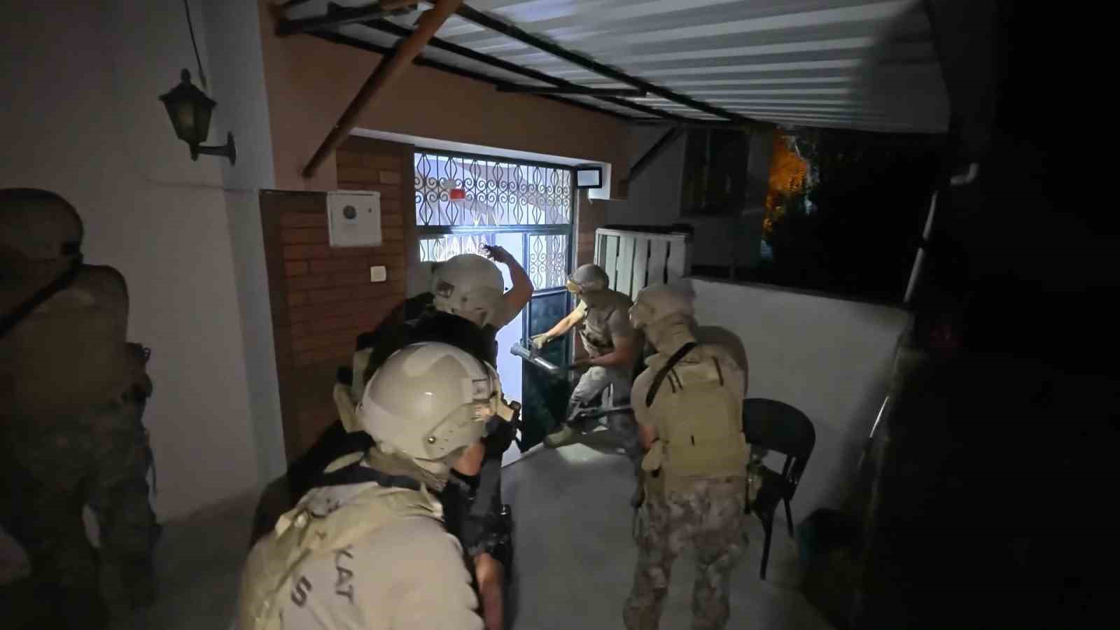 Adana'da Suç Örgütüne Tarihi Operasyon: 41 Kişi Tutuklandı