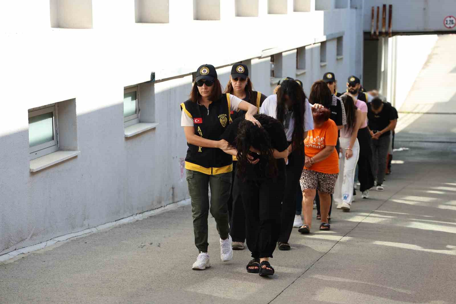 Adana'da Fuhuş Operasyonu: 17 Kişi Tutuklandı