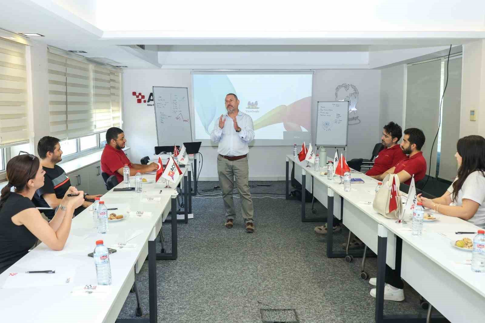 Adana'da Sanayicilere Yöneticilik ve Büyüme Eğitimi Verildi