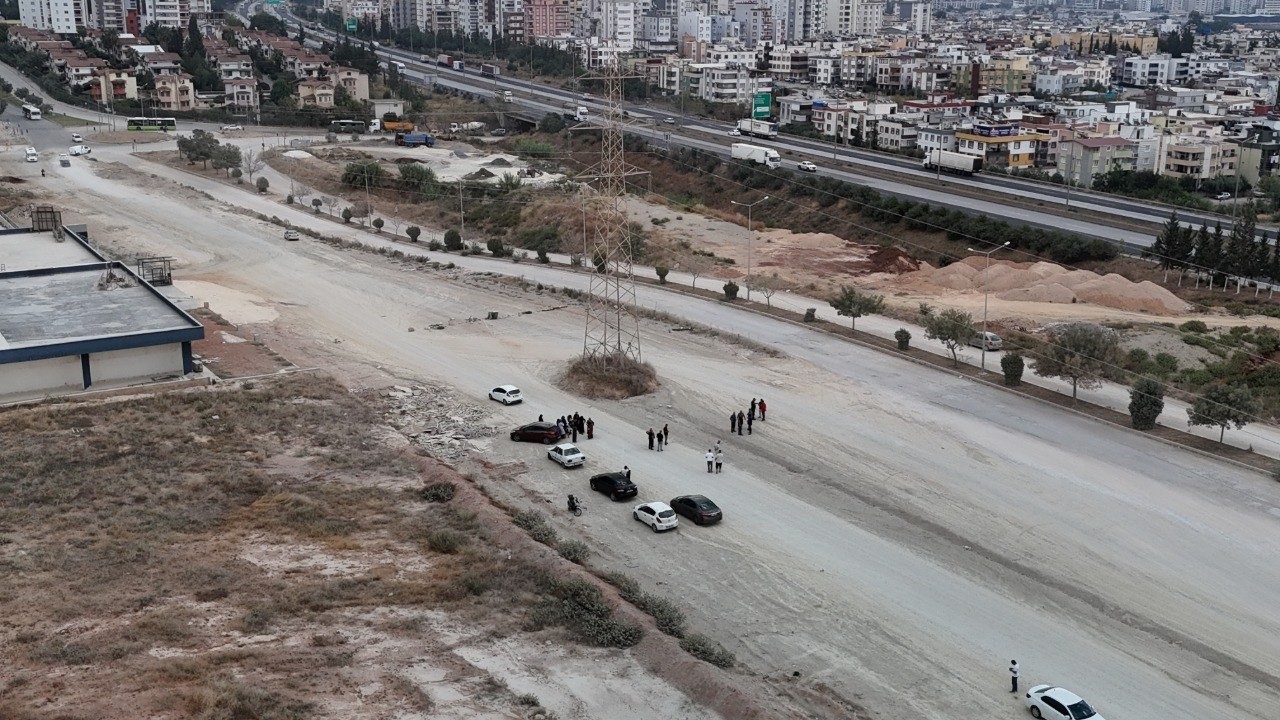 Adana'da Tamamlanmayan Bulvar Mahalleliyi Çileden Çıkardı