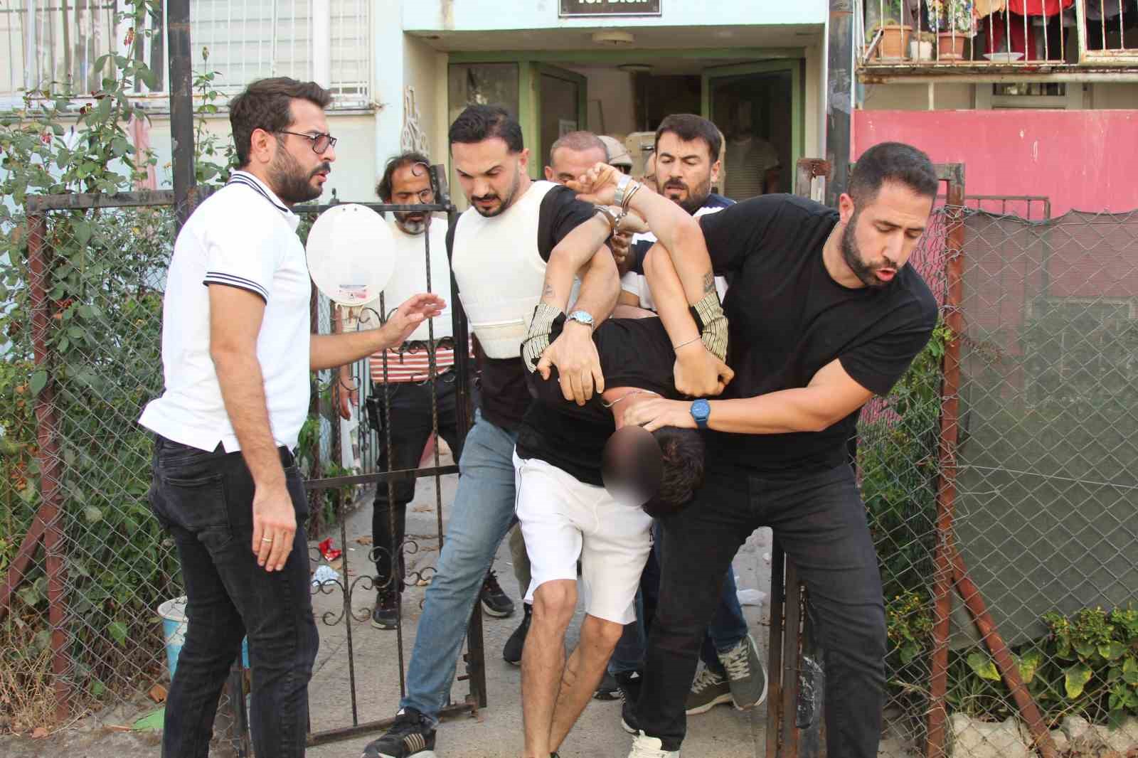 Adana'da Firari Cezaevi Kaçaklığı: Silah ve El Bombası ile Direniş