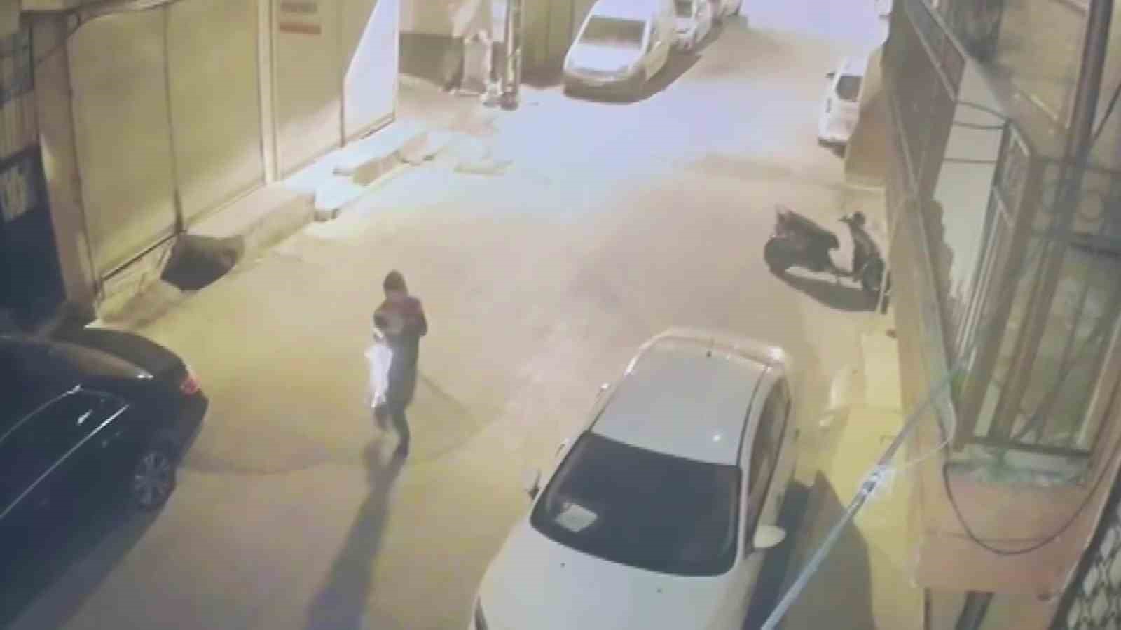 Adana'da Silahlı Saldırı: İki Şüpheli Kıskıvrak Yakalandı