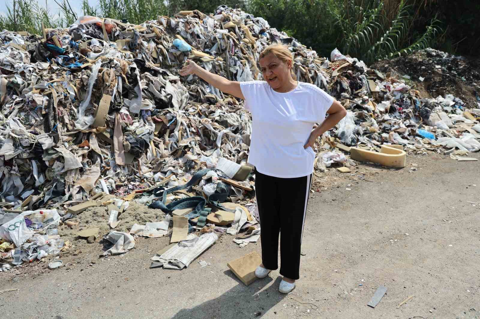 Okul Önü Çöplüğe Dönüştü: Mahalleli İsyanda!