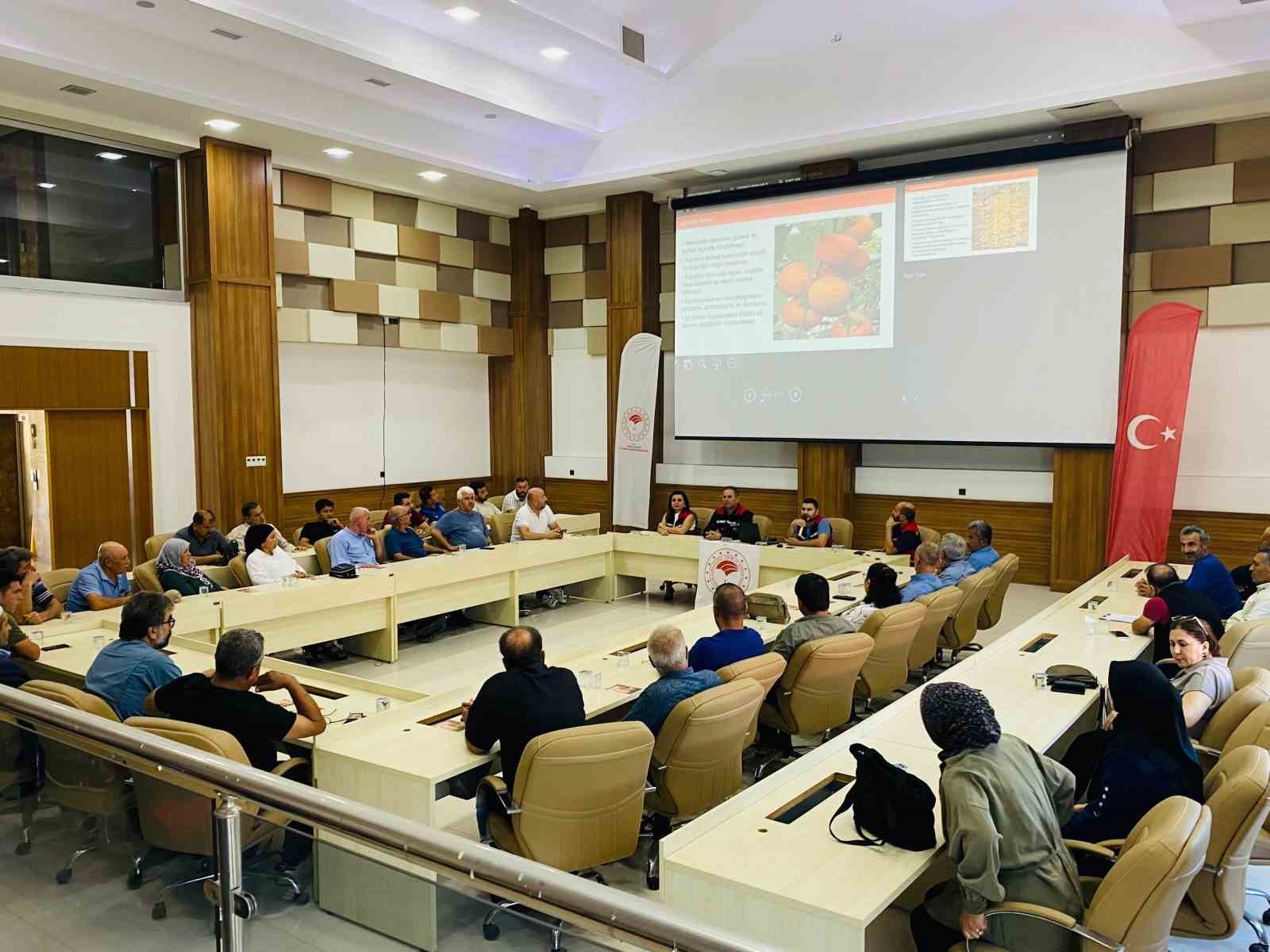 Kozan'da Cennet Hurması İçin Hijyen Eğitimi Düzenlendi