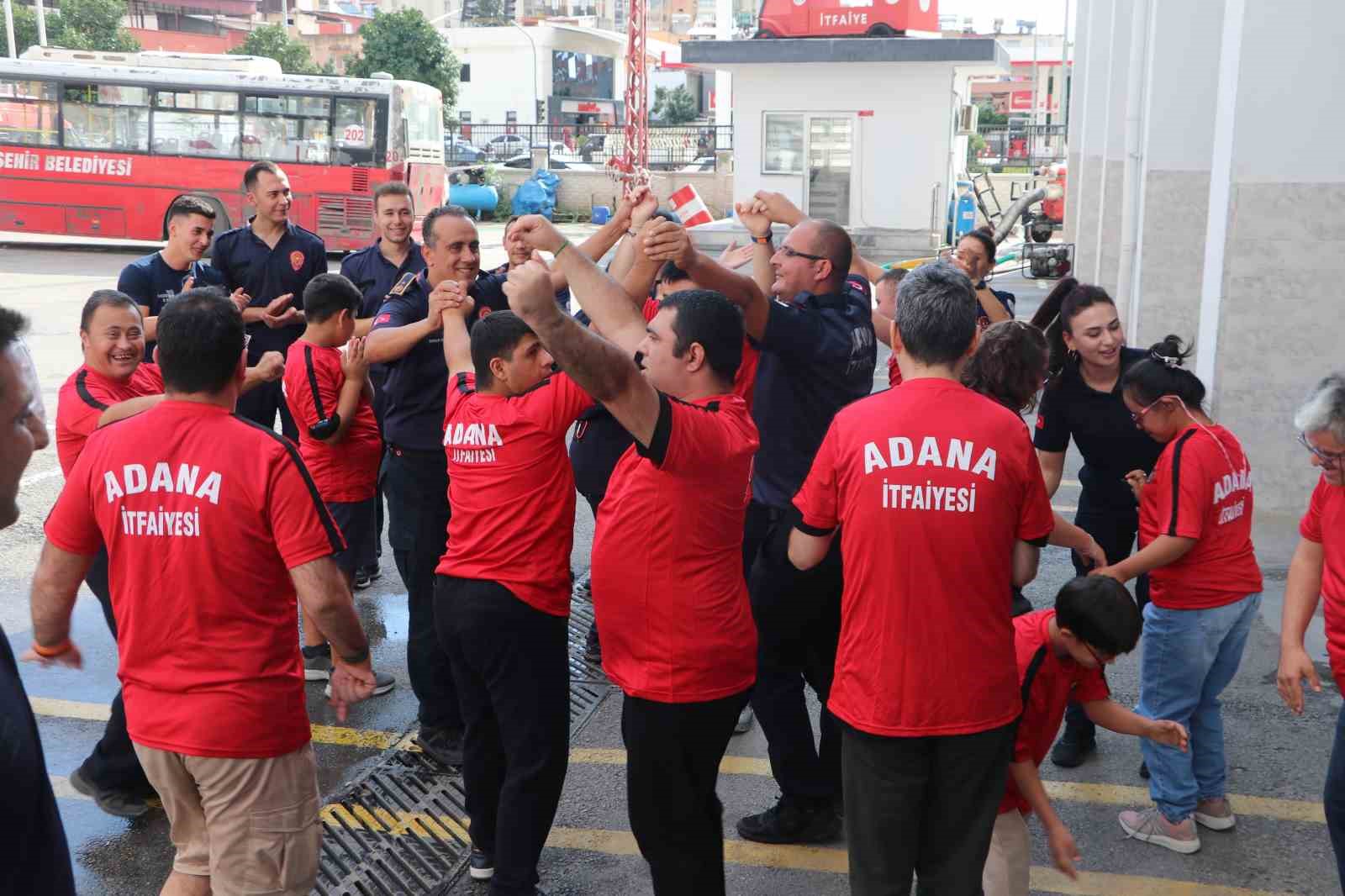 Adana'da Özel Çocuklar İtfaiyecilikle Tanıştı
