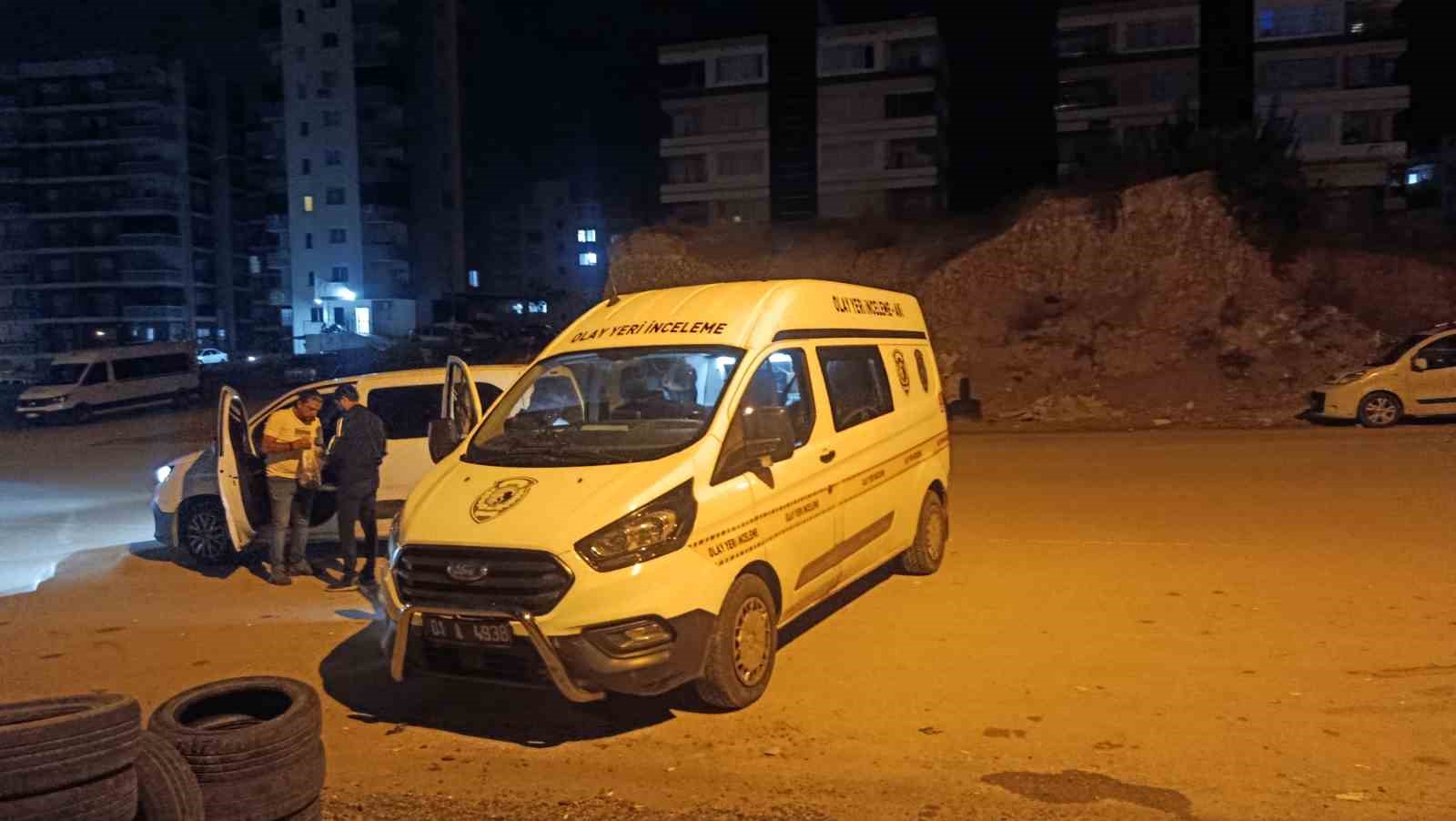 Adana'da Pencereden Düşen Adam Hayatını Kaybetti