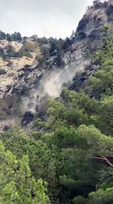 Adana'da Deprem Anında Yamaçtan Düşen Kaya Kütlesi Paniğe Yol Açtı