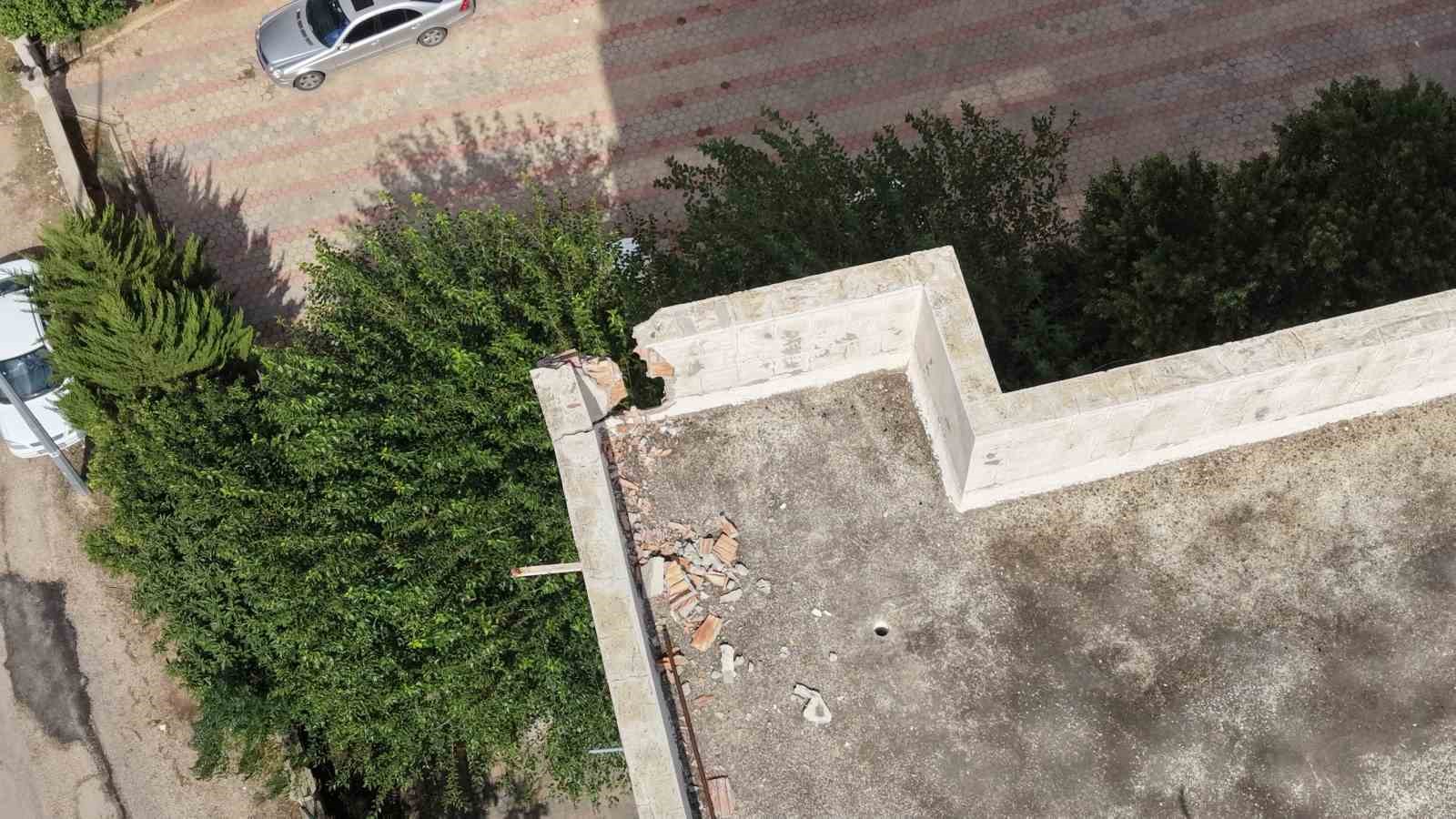 Kozan'da Yıldırım Düşmesiyle Olay Yeri Drone ile Görüntülendi