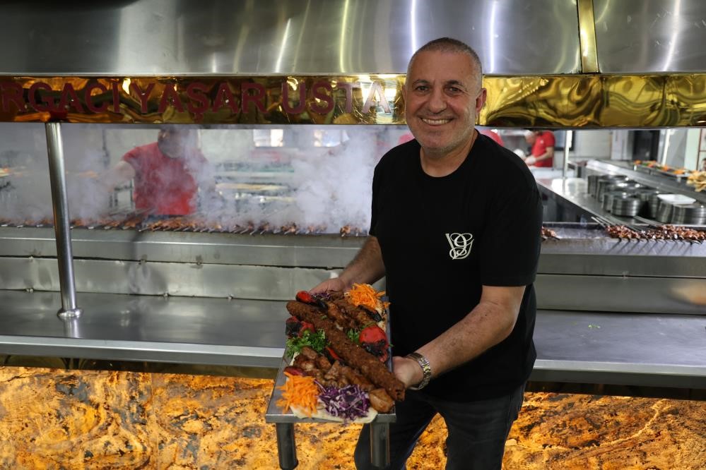 Adana Lezzet Festivali'nde Kaburgacı Yaşar Usta Rüzgarı