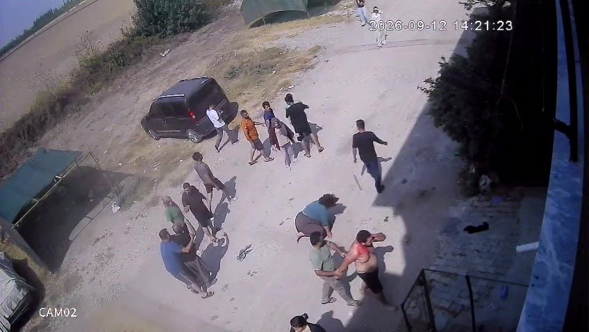 Adana'da Çocuk Gürültüsü Kavgaya Dönüştü: Zincir ve Bıçaklarla Saldırı