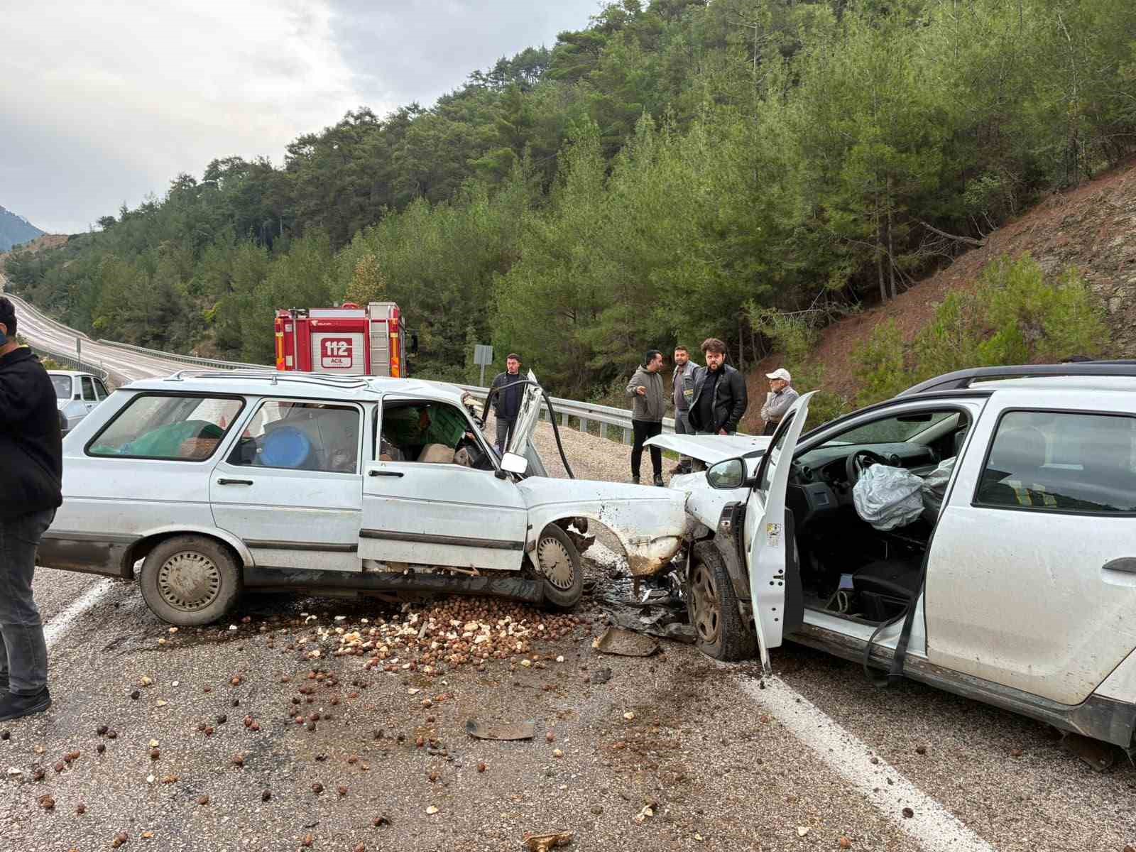 Kozan'da Trafik Kazası: Bir Hayat Kaybı, İki Yaralı