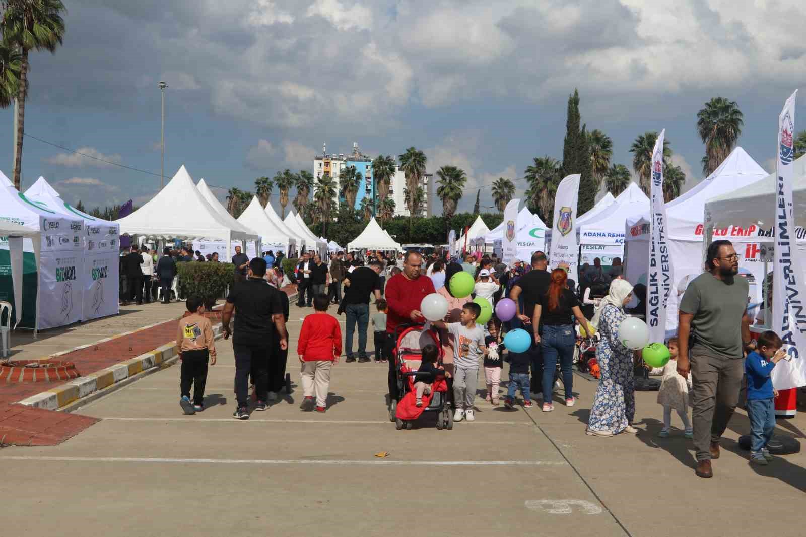 Adana'da Aileler Bağımlılığa Karşı Festivalde Bir Araya Geldi