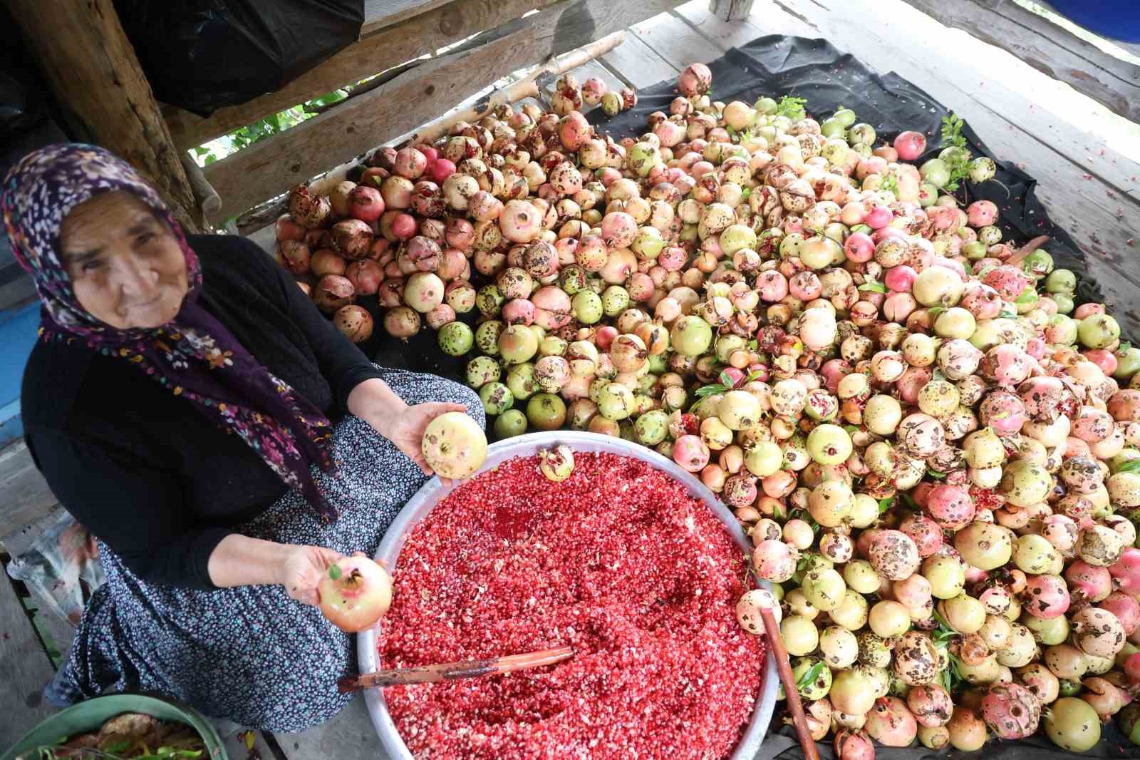 Yeter Nine'nin Nar Geleneği: 1,5 Ton Nar, 60 Kilo Nar Ekşisi