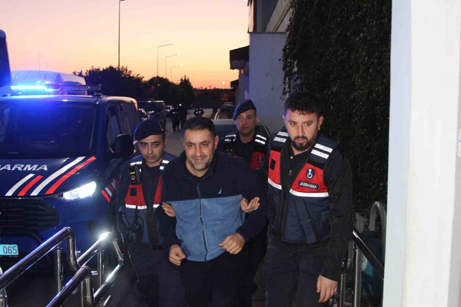 Çukurova Belediyesi'nde Soruşturma: Başkan ve Şüpheliler Adliyeye Sevk Edildi